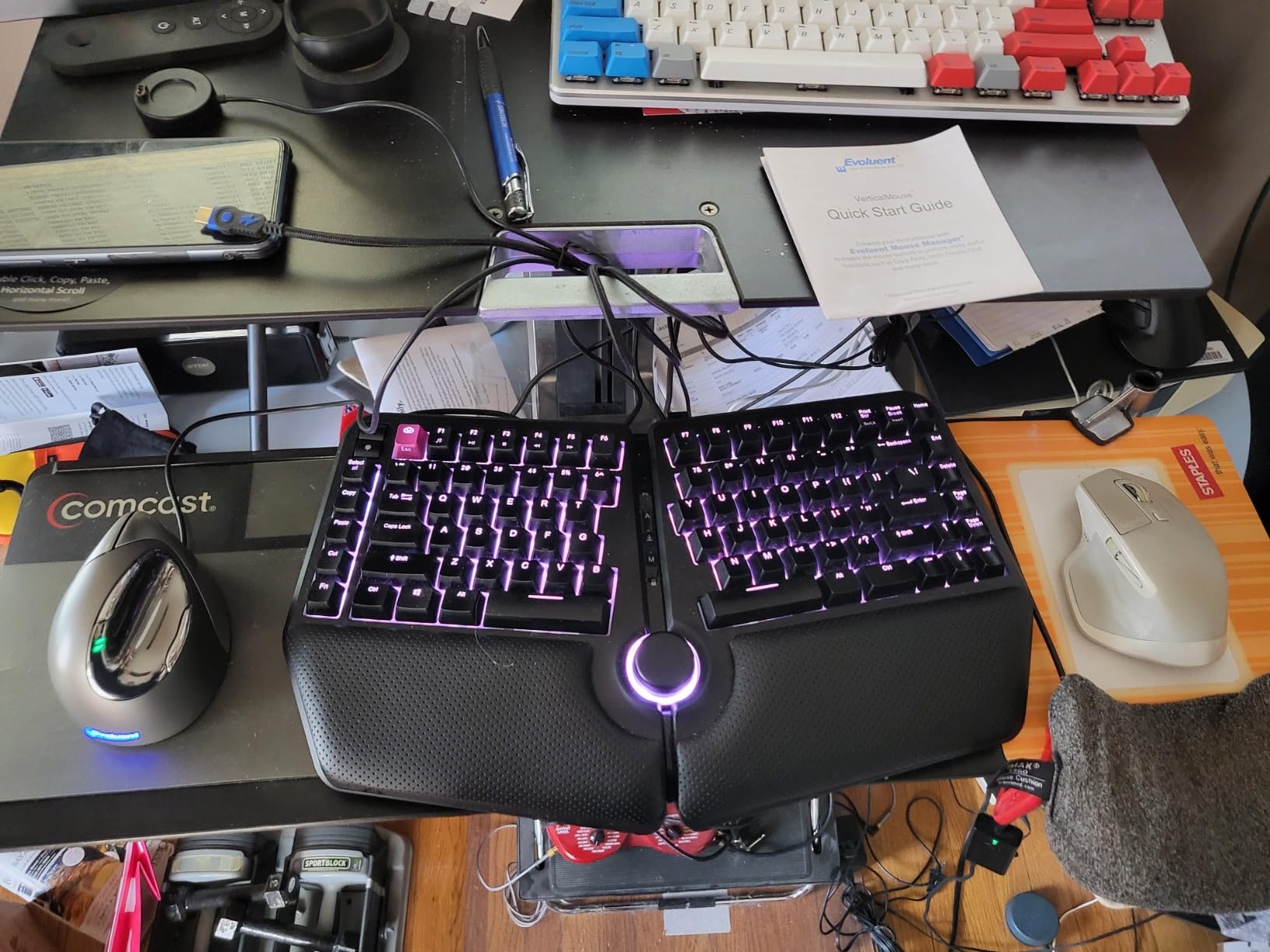 Evoluent - Inventor of The Vertical Mouse - VM4L Ergonomic Vertical Mouse Left Hand Wired USB, Sculpted for Comfort, Reduces Wrist Strain, 4 Speeds, 6 Customizable Buttons in Windows customer photo 1