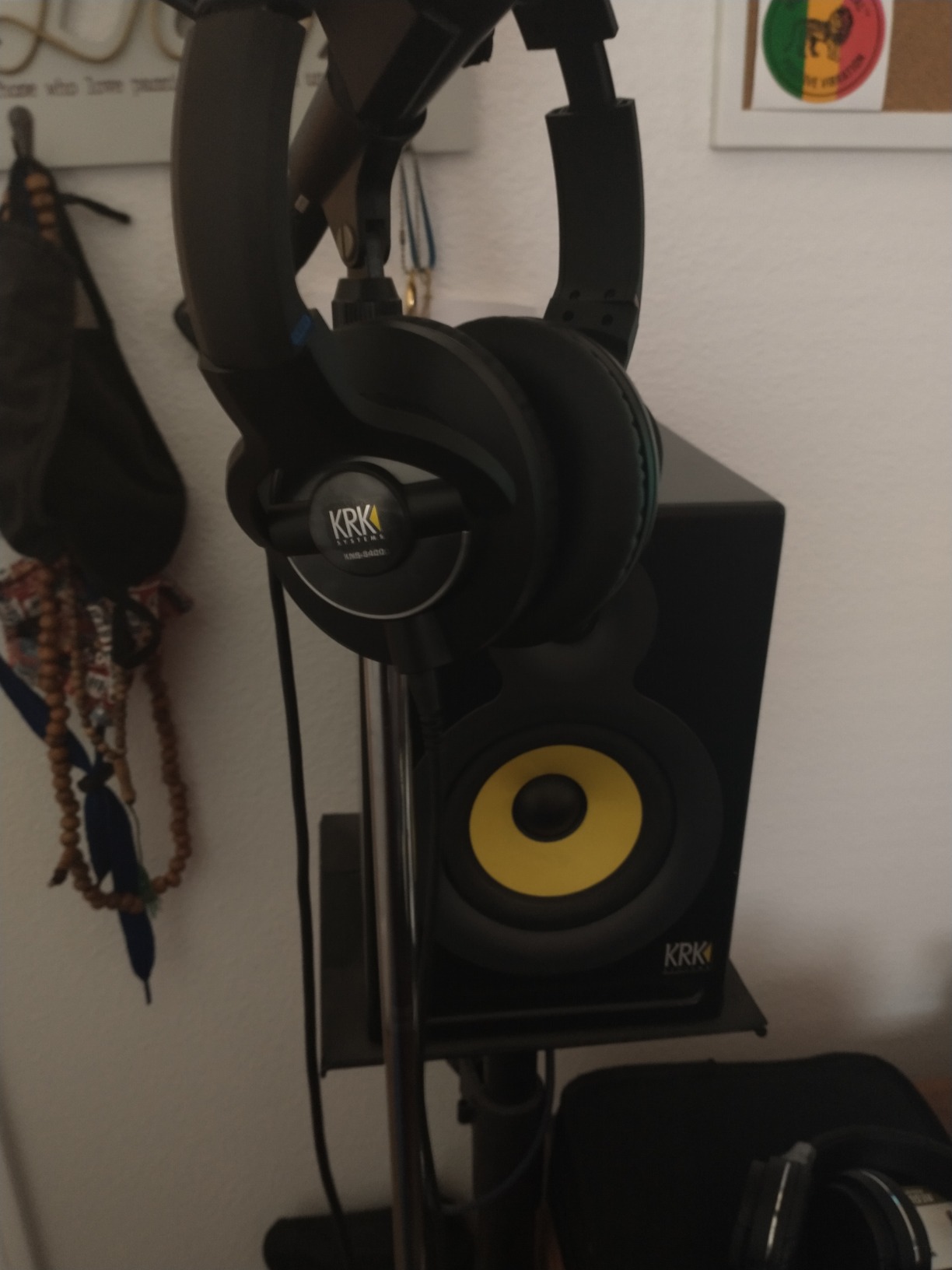 KRK KNS 8400 On-Ear Closed Back Circumaural Studio Monitor Headphones with Volume Control customer photo 2