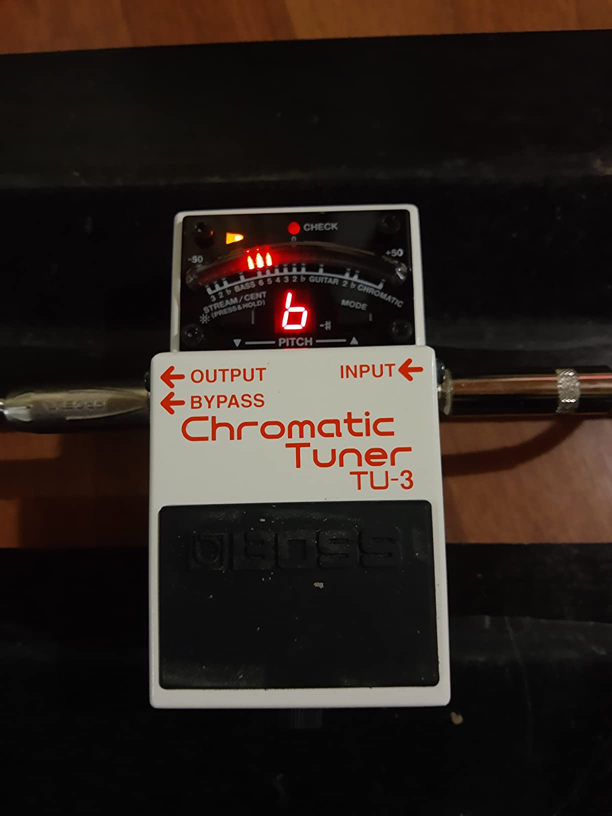 BOSS TU-3 Chromatic Floor Tuner for Guitar and Bass | Industry-Standard Performance | Tank-Tough BOSS Stompbox Body | 21-Segment LED Meter | Accurate to +/- One Cent | Accu-Pitch Sign Function customer photo 2