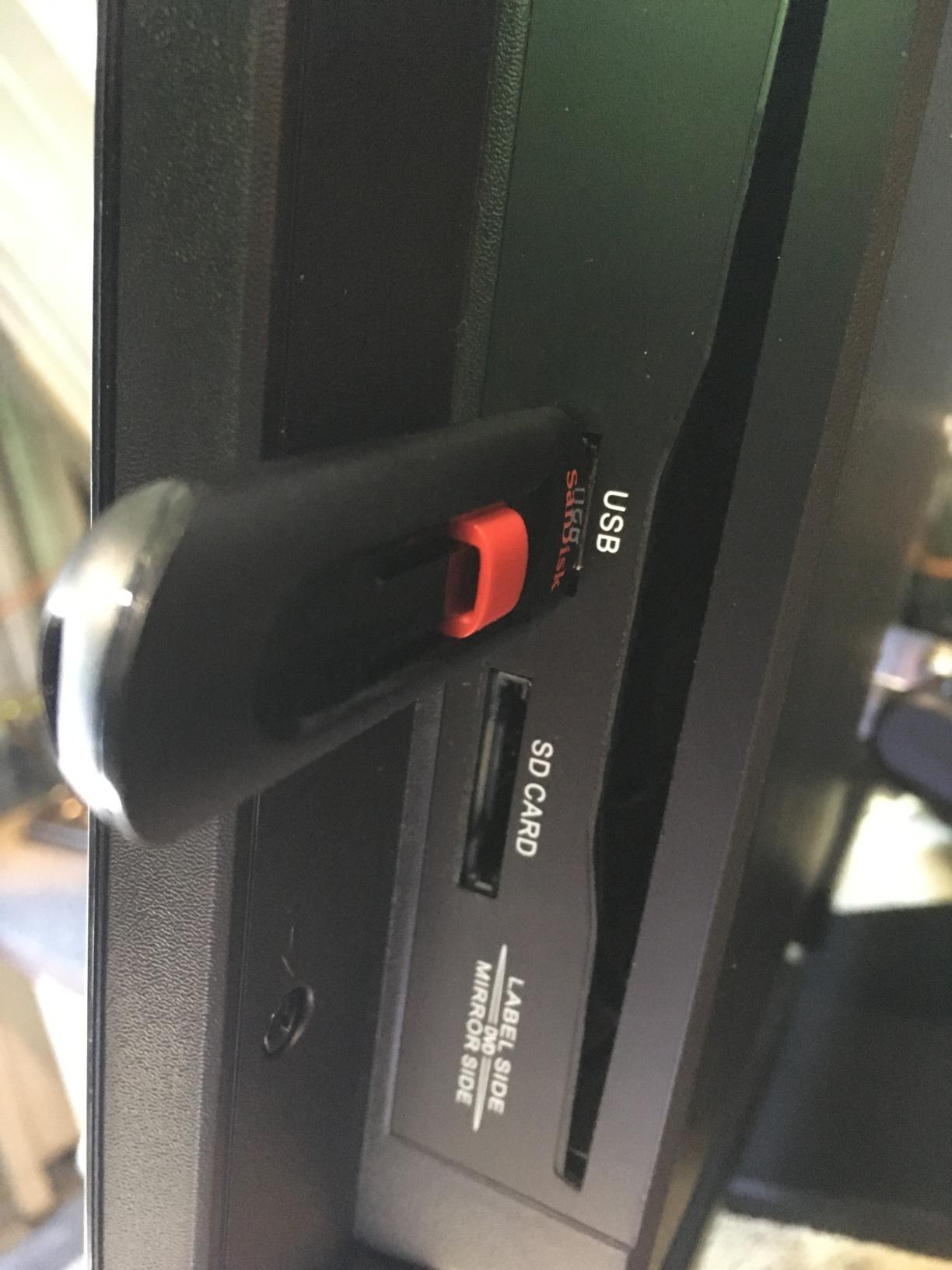 Supersonic SC-2412 24-Inch HDTV & Monitor with Built-in DVD Player, 1080p, Vibrant Colors, HDMI/USB/AC Ports, TV-to-PC Transition, and AC/DC Compatibility customer photo 2