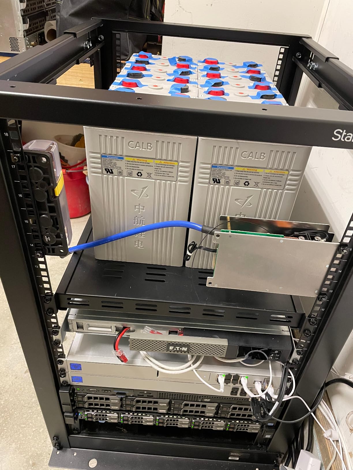 StarTech.com 1U 4-Post Adjustable Vented Server Rack Mount Shelf - 330lbs(150 kg) - 19.5 to 38in Adjustable Mounting Depth Universal Tray 19