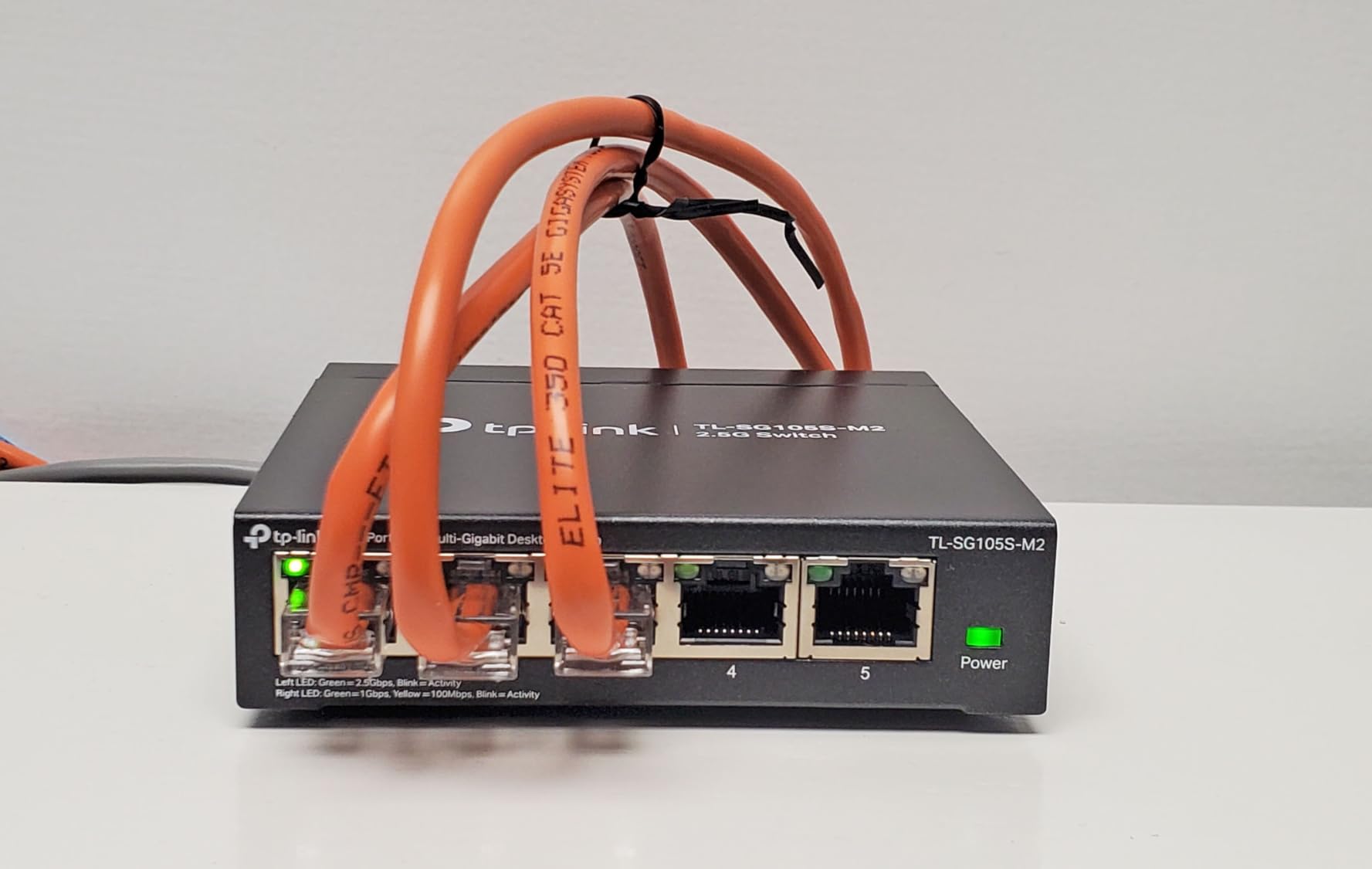 TP-Link TL-SG105, 5 Port Gigabit Unmanaged Ethernet Switch, Network Hub, Ethernet Splitter, Plug & Play, Fanless Metal Design, Shielded Ports, Traffic Optimization customer photo 2
