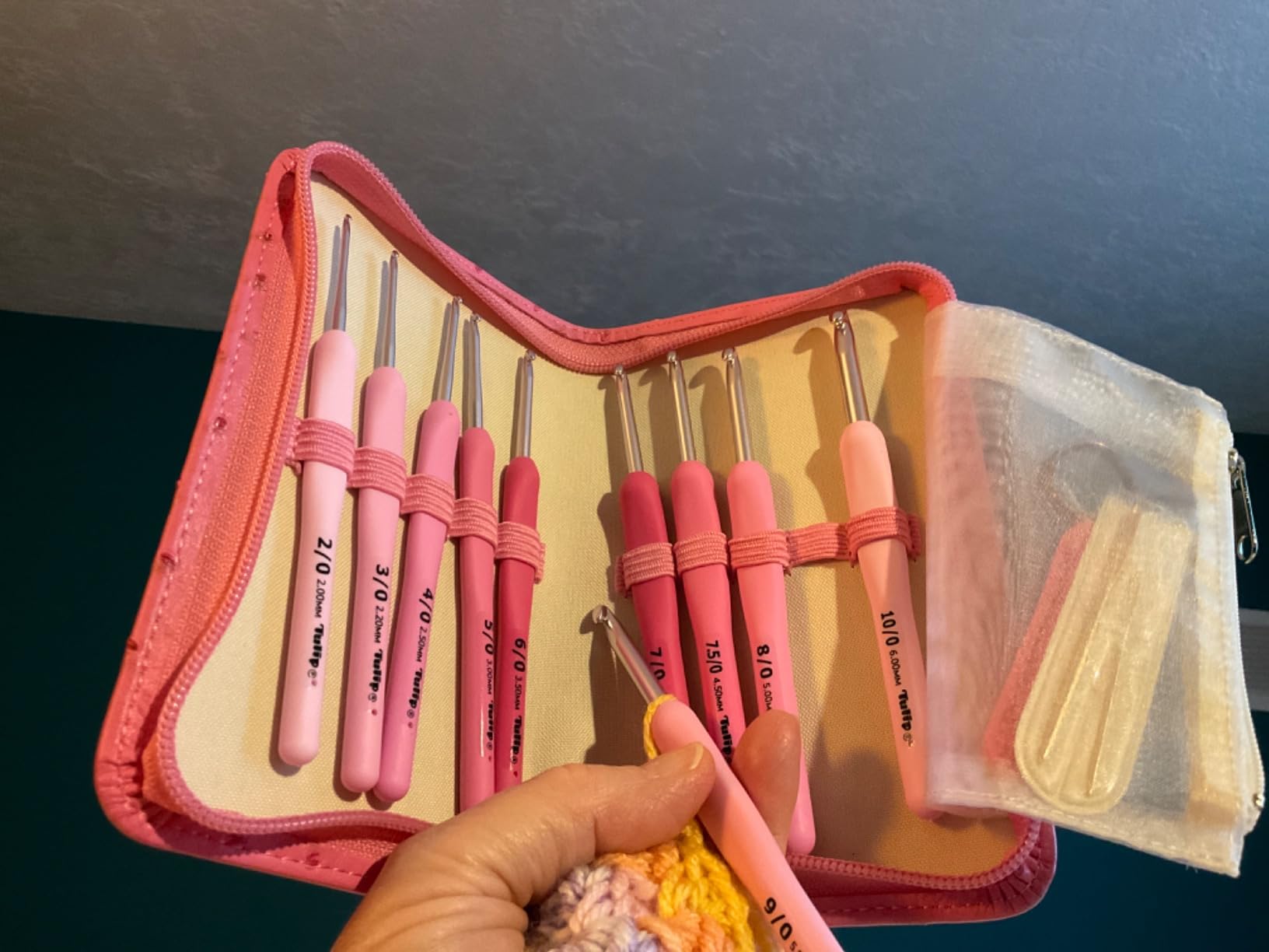Tulip Etimo Rose Crochet Hook Set, multicolor, 2,2.5,3.0,3.5,4.0,4.5,5.0,5.5,6.0 millimeters customer photo 1