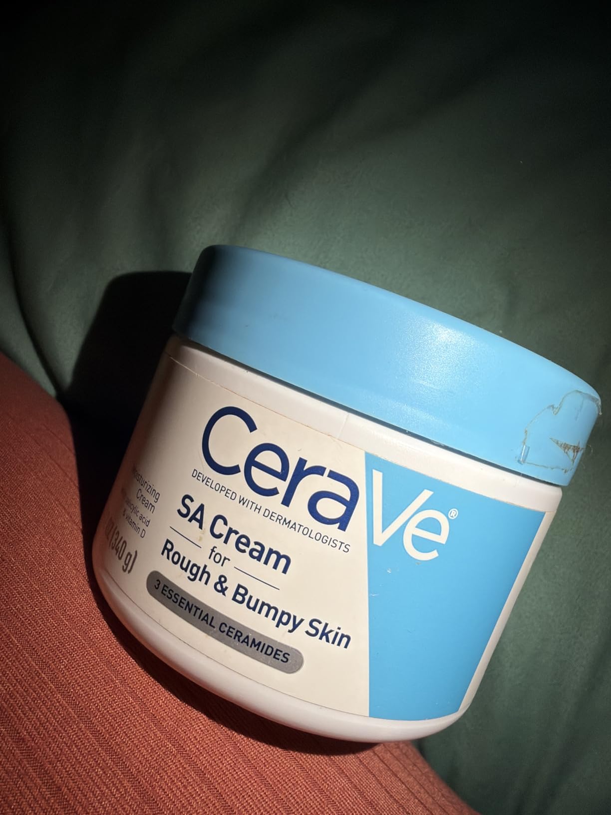 CeraVe Moisturizing Cream with Salicylic Acid, Exfoliating Body Cream with Lactic & Hyaluronic Acid, Niacinamide, and Ceramides, Fragrance Free & Allergy Tested, 12 Ounce customer photo 2