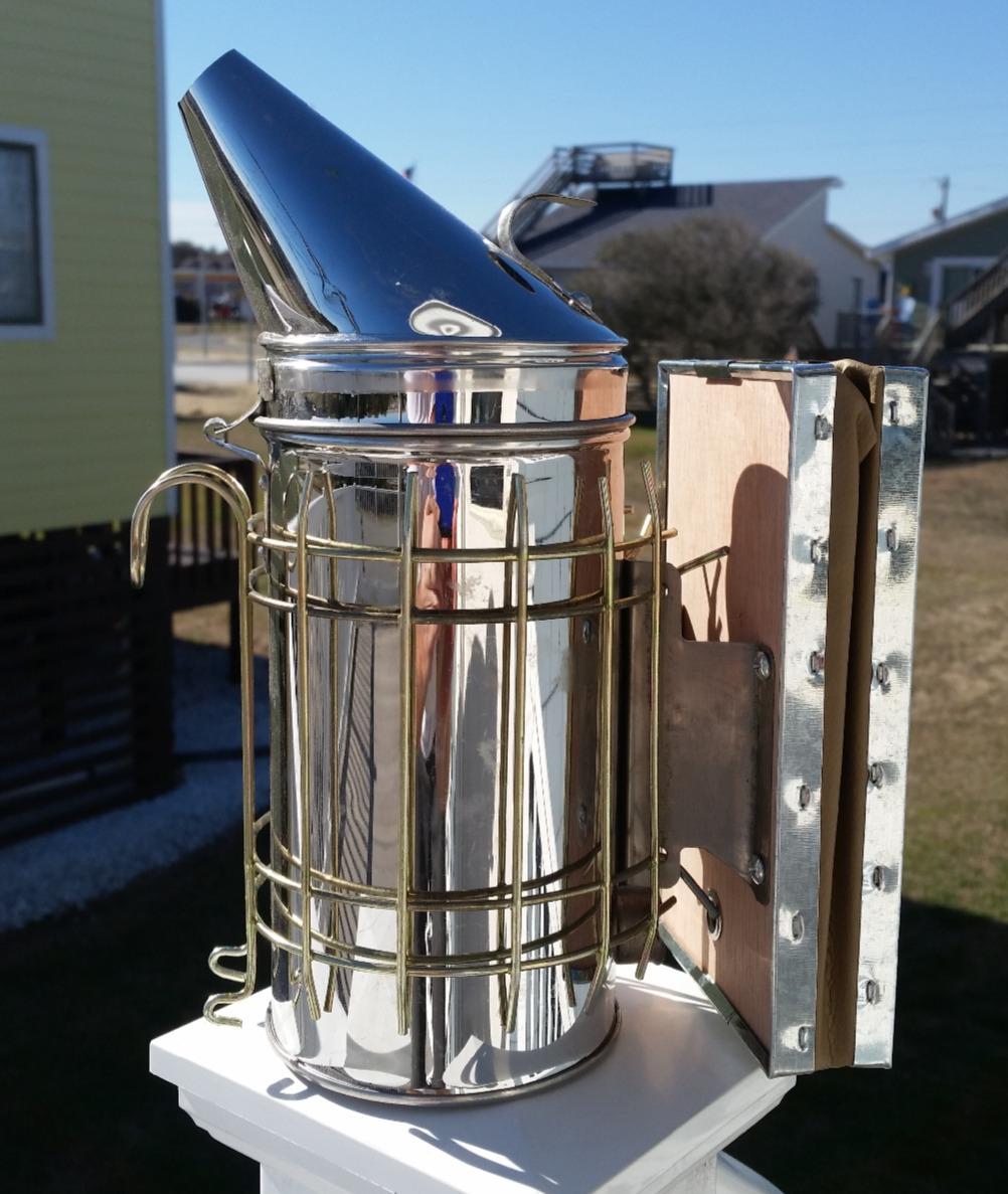 VIVO Large Stainless Steel Bee Hive Smoker with Heat Shield, Beekeeping Equipment Tool Kit, BEE-V001L customer photo 2