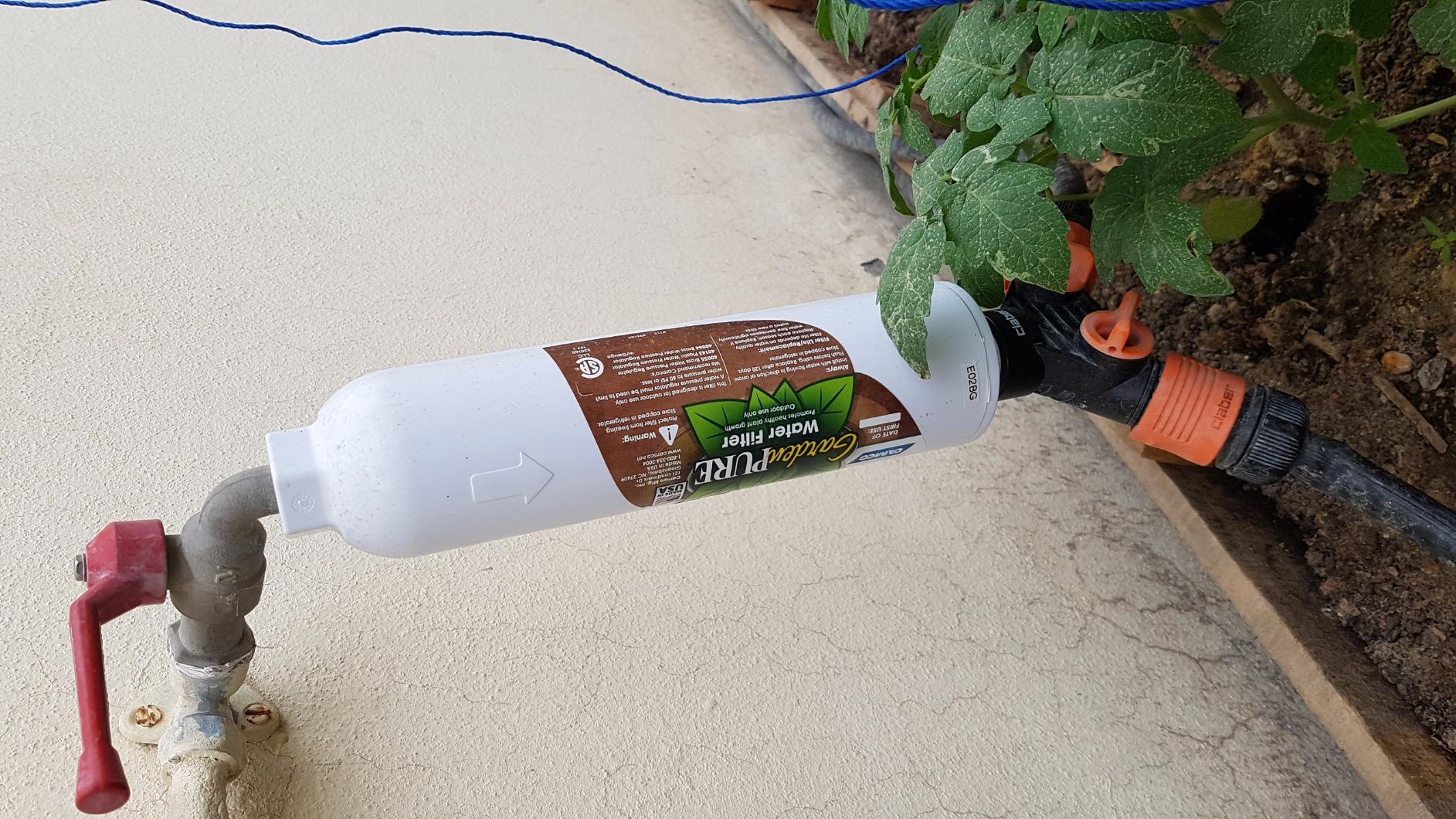 Camco GardenPURE Carbon Water Filter - Inline Garden Hose Water Filter - Filters Chlorine & Chloramine Compounds for Improved Plant Health - Perfect for Hydro and Aeroponic Gardening Systems customer photo 2