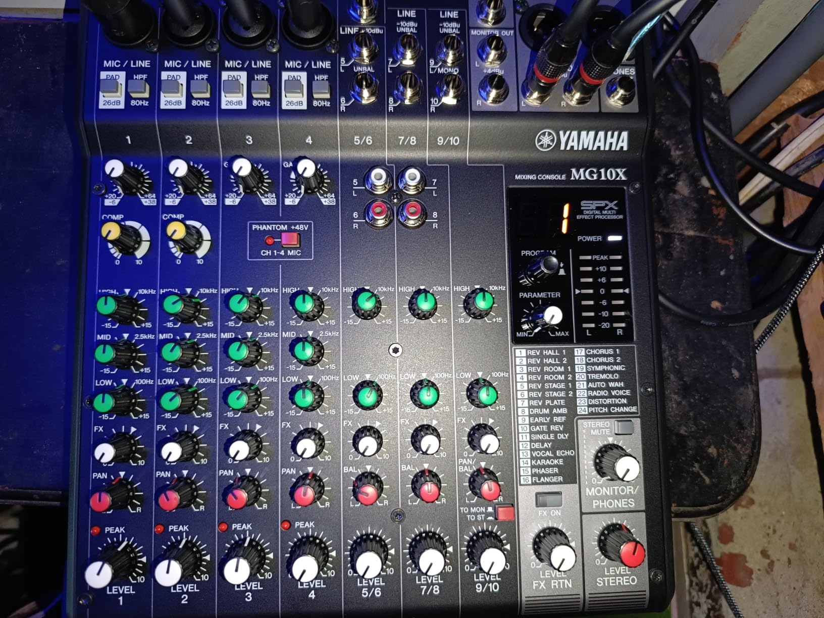 YAMAHA MG06X 6-Input Compact Stereo Mixer with Effects customer photo 2