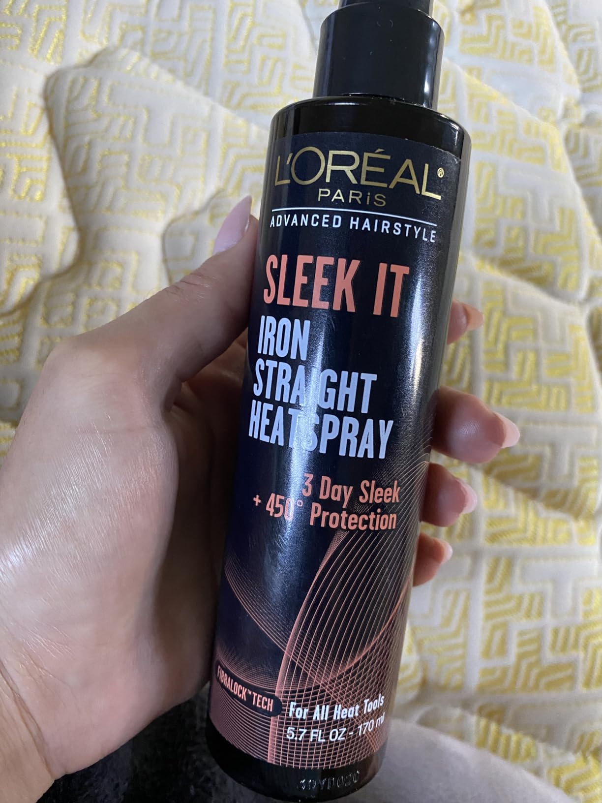 L'Oréal Paris Advanced Hairstyle Sleek It Iron Straight Heat Spray, 5.7 Ounce customer photo 1