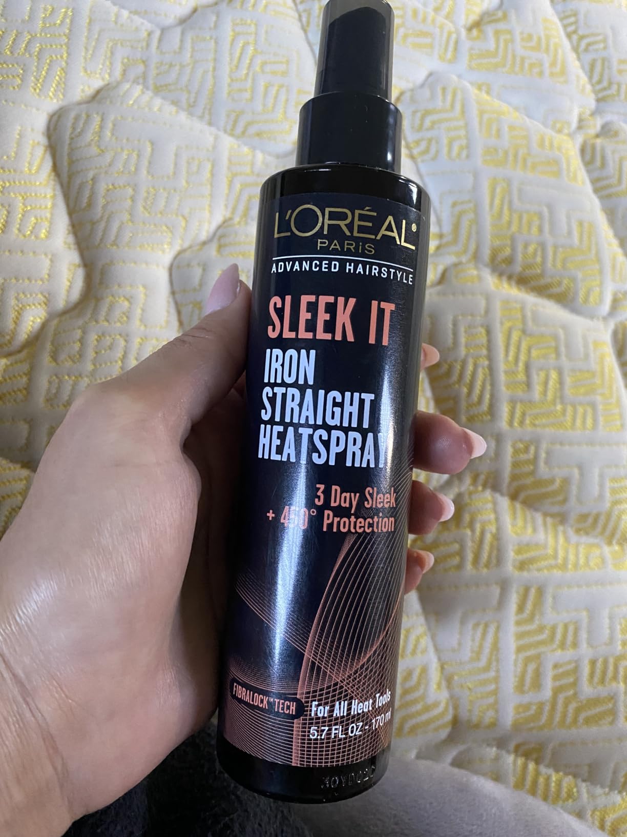 L'Oréal Paris Advanced Hairstyle Sleek It Iron Straight Heat Spray, 5.7 Ounce customer photo 2