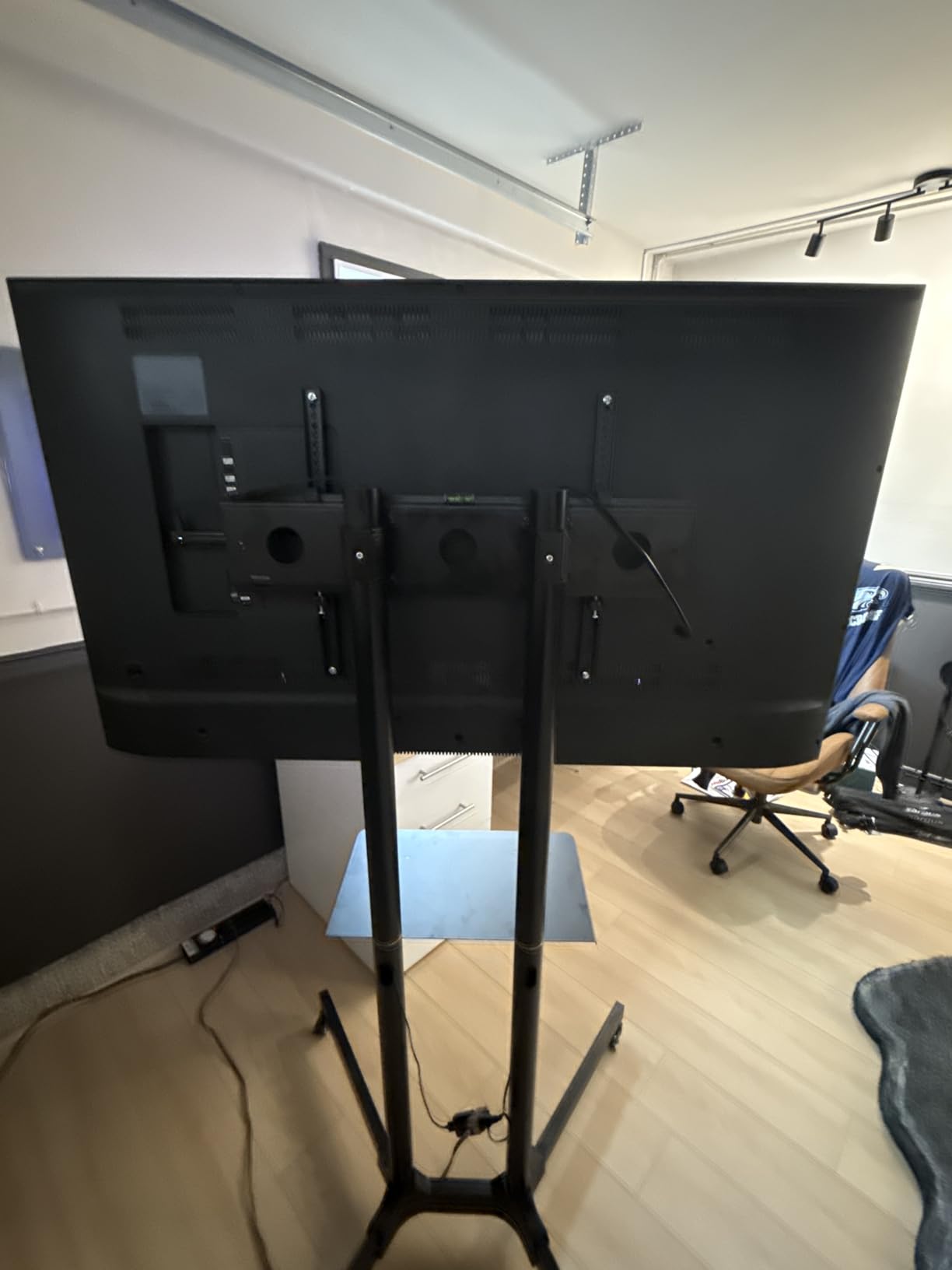 VIVO Mobile TV Cart for 32 to 83 inch Screens up to 110 lbs, LCD LED OLED 4K Smart Flat and Curved Panels, Rolling Stand with Laptop DVD Shelf, Locking Wheels, Max VESA 600x400, Black, STAND-TV03E customer photo 1