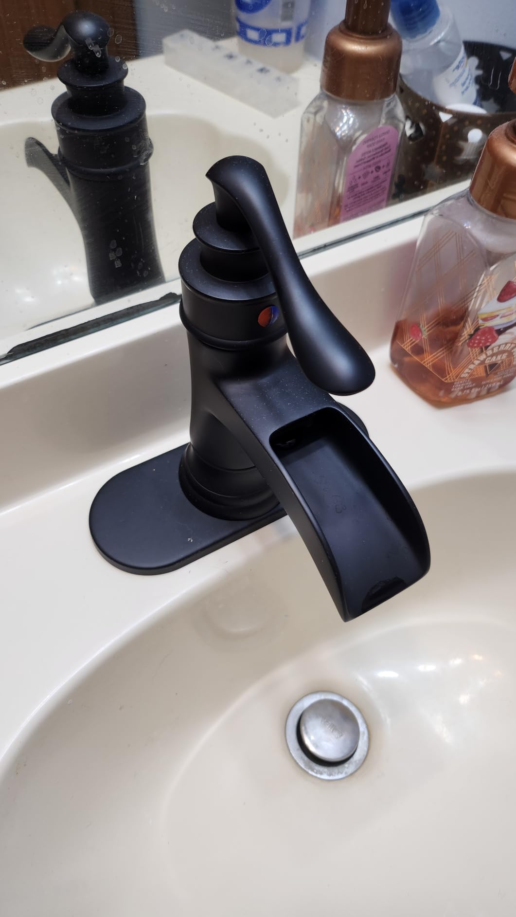BWE Waterfall Bathroom Faucet Oil Rubbed Bronze Single-Handle One Hole Sink Faucet Farmhouse Bath Vanity Lavatory Restroom Faucets Antique customer photo 2
