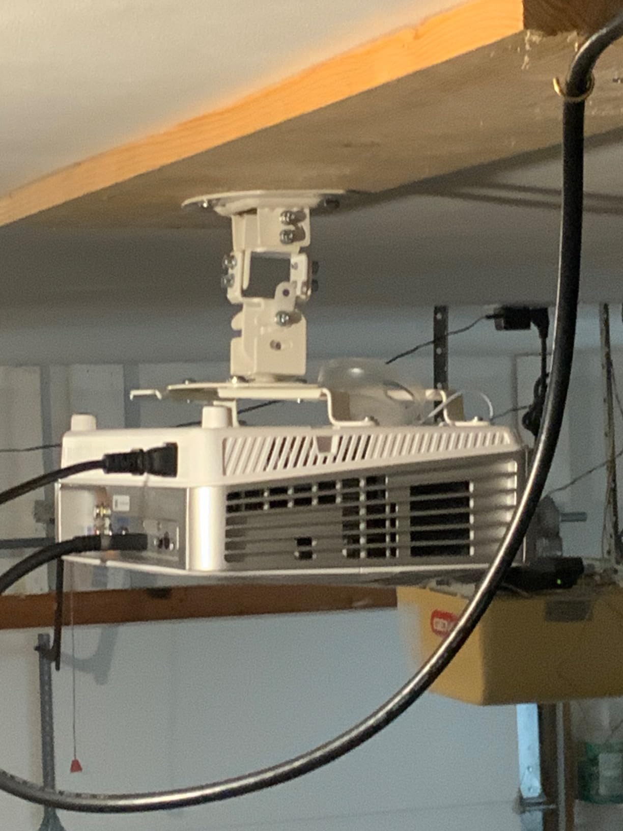 VIVO Universal Adjustable Ceiling Projector Mount for Regular and Mini Projectors, Projection Mount with Extending Arms, Black, MOUNT-VP01B customer photo 2