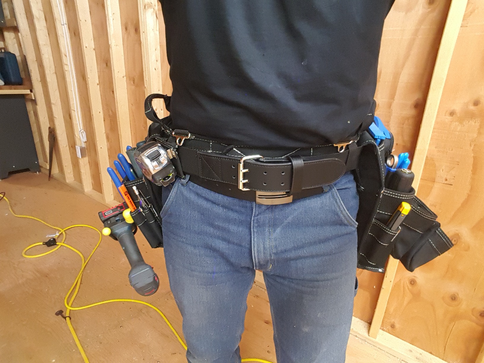 Gatorback B240 Electrician's Combo With Pro-Comfort Back Support Belt. Heavy Duty Work Belt (Medium 31-35 Inches) customer photo 1