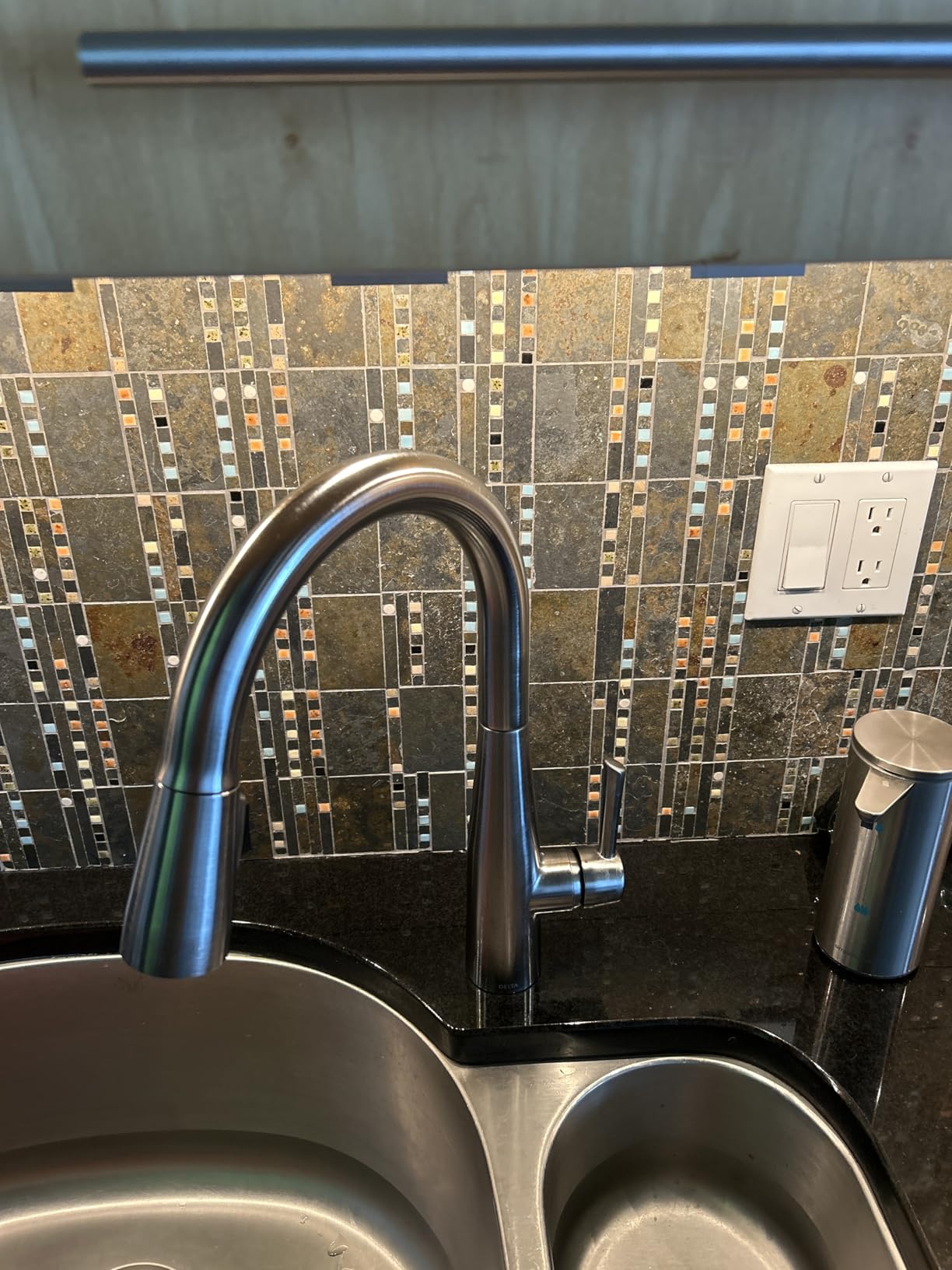 Delta Essa Brushed Nickel Kitchen Faucet with Pull Down Sprayer customer photo 2