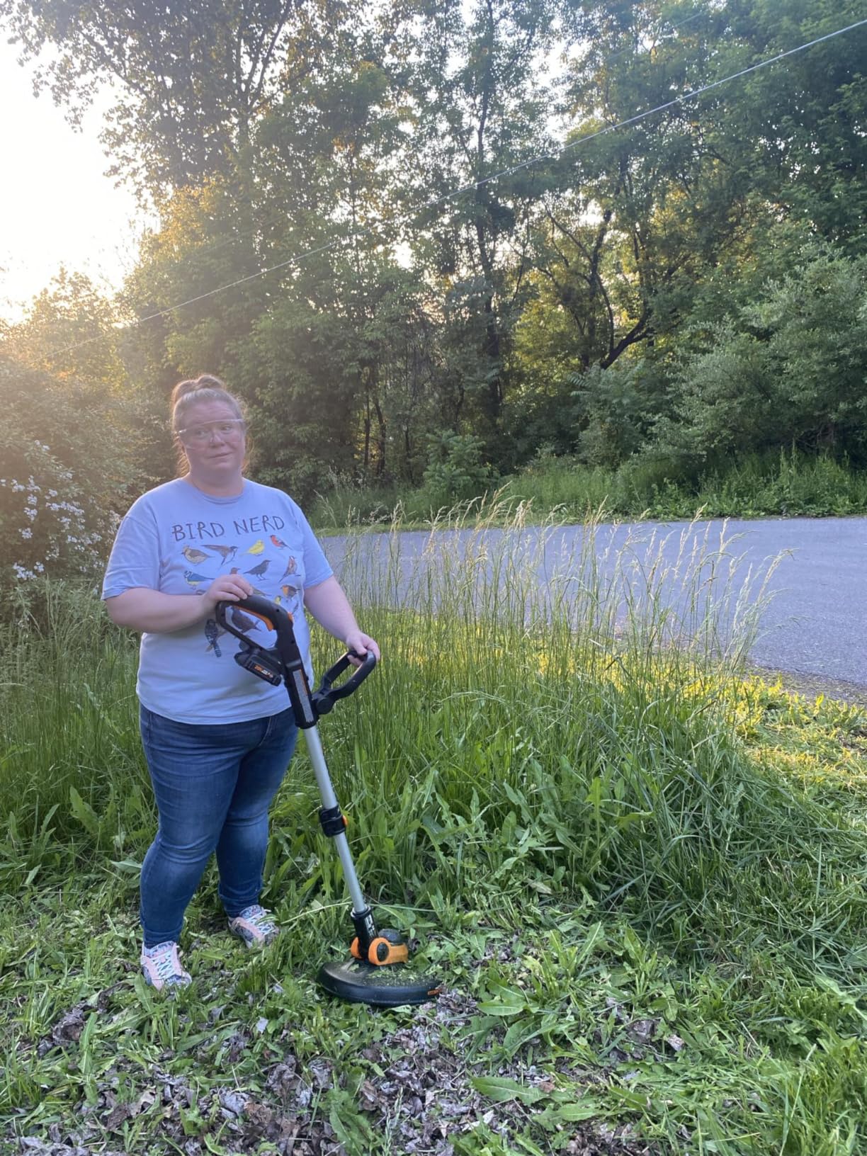 WORX Cordless String Trimmer & Lawn Edger, 12'' Electric Weed Wacker with 90° Pivoting Head, 2 Batteries & Charger Included (WG163) customer photo 2