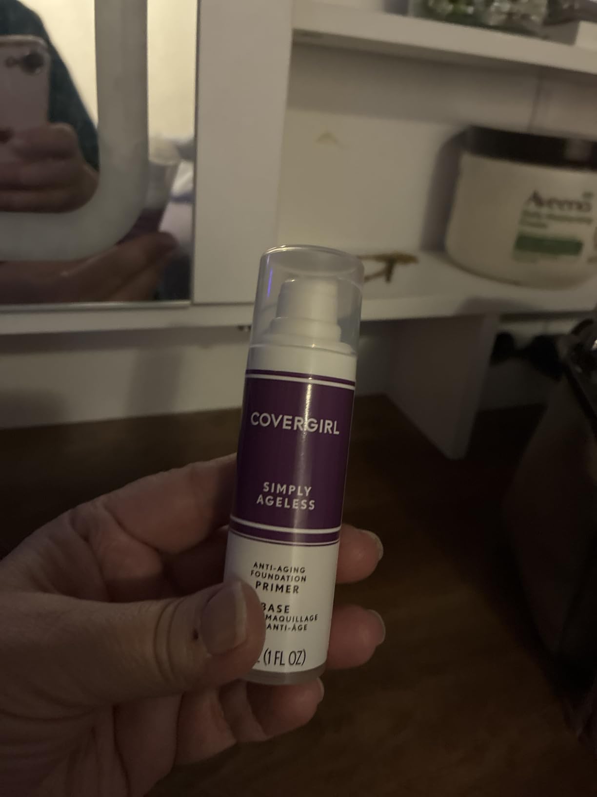 COVERGIRL & Olay Simply Ageless 3-in-1 Liquid Foundation, Matte Finish, Hyaluronic & Vitamin C Formula, 220 Creamy Natural, 1 Count customer photo 2