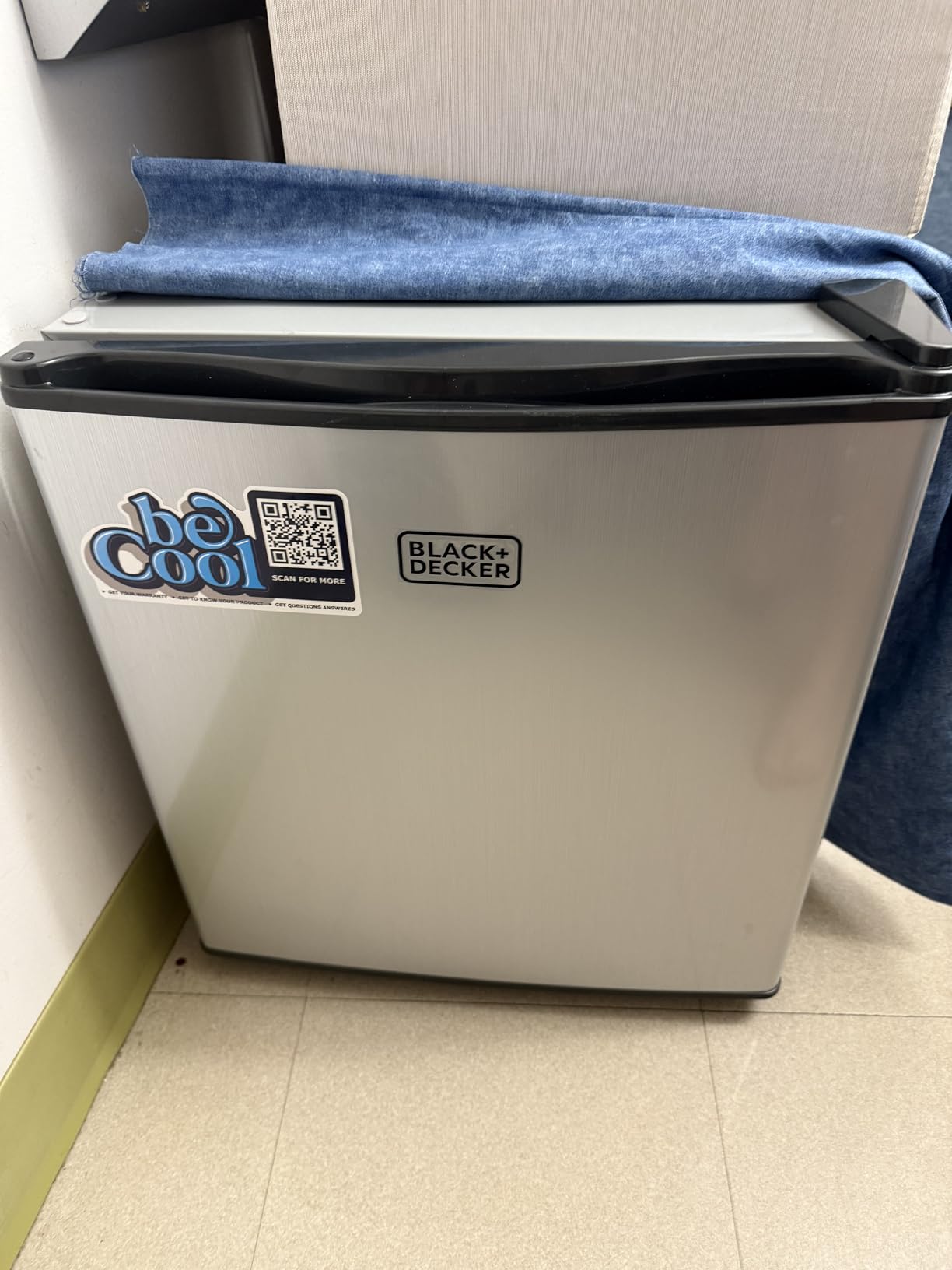 BLACK+DECKER 2.5 Cu. Ft. Compact Refrigerator, ENERGY STAR Certified, Single Door Mini Fridge with Chiller Compartment, Personal Fridge for Home or Dorm Room, Stainless Look customer photo 1