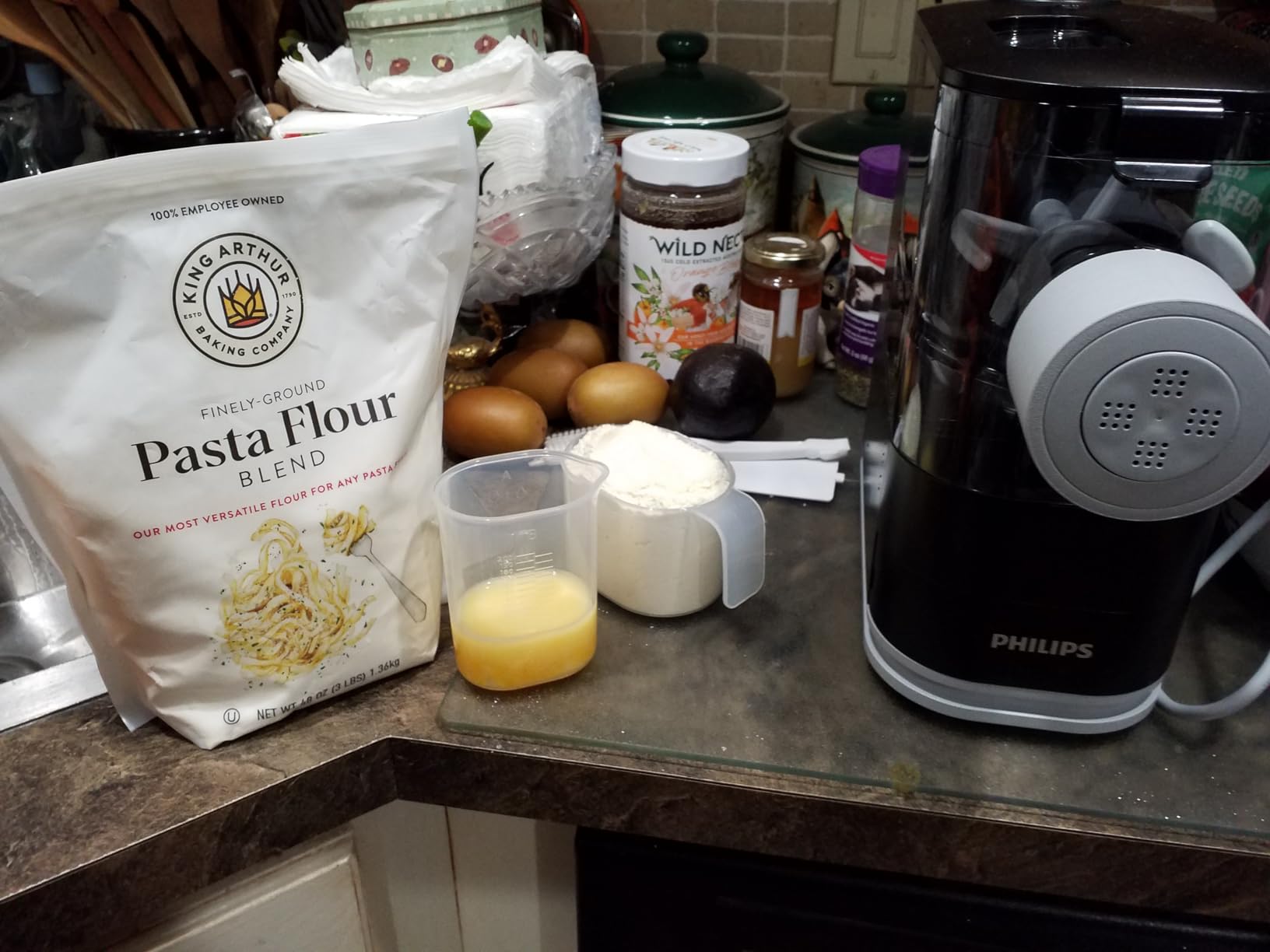 Philips Kitchen Appliances Compact Pasta and Noodle Maker, Viva Collection, Comes with 3 Default Classic Pasta Shaping Discs, Fully Automatic, Recipe Book, Small, Black (HR2371/05) customer photo 1