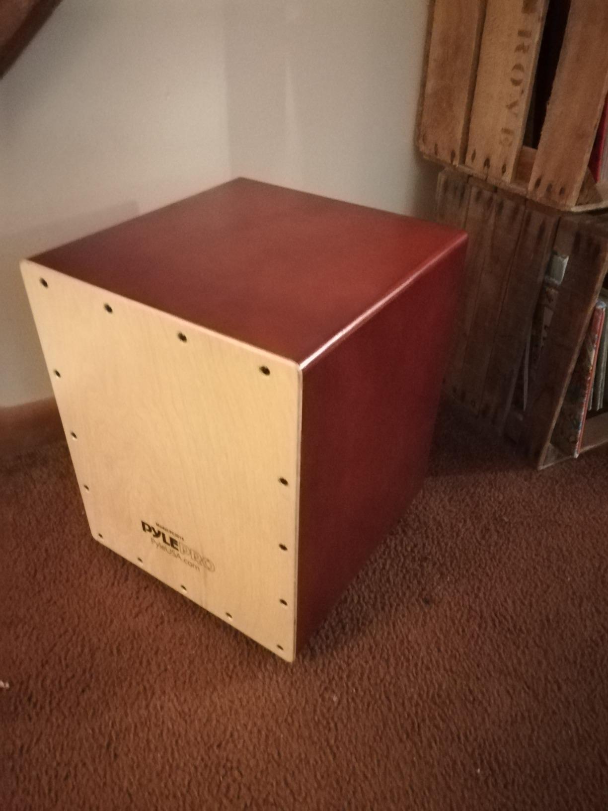 Pyle Stringed Jam Cajon, Handcrafted Birch Wood Percussion Box with Internal Guitar Strings, Compact & Lightweight Acoustic Drum customer photo 1