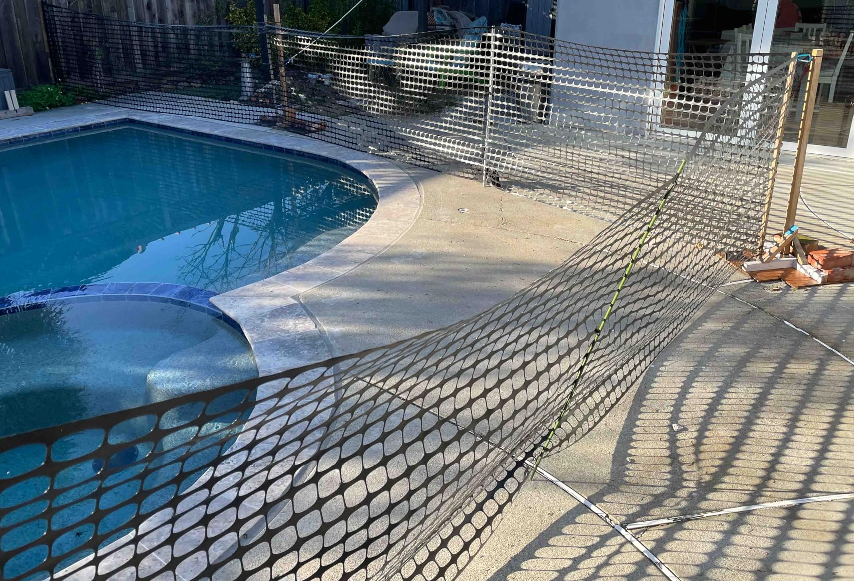 Houseables Fencing, Temporary Fence, Snow Fence, 4x100' Feet, 10.55 lb/roll, Green Plastic Fencing, Deer Netting, Plastic Mesh Roll, Safety Netting, Construction, Yard, Garden, Chicken, Dogs, Backyard customer photo 1