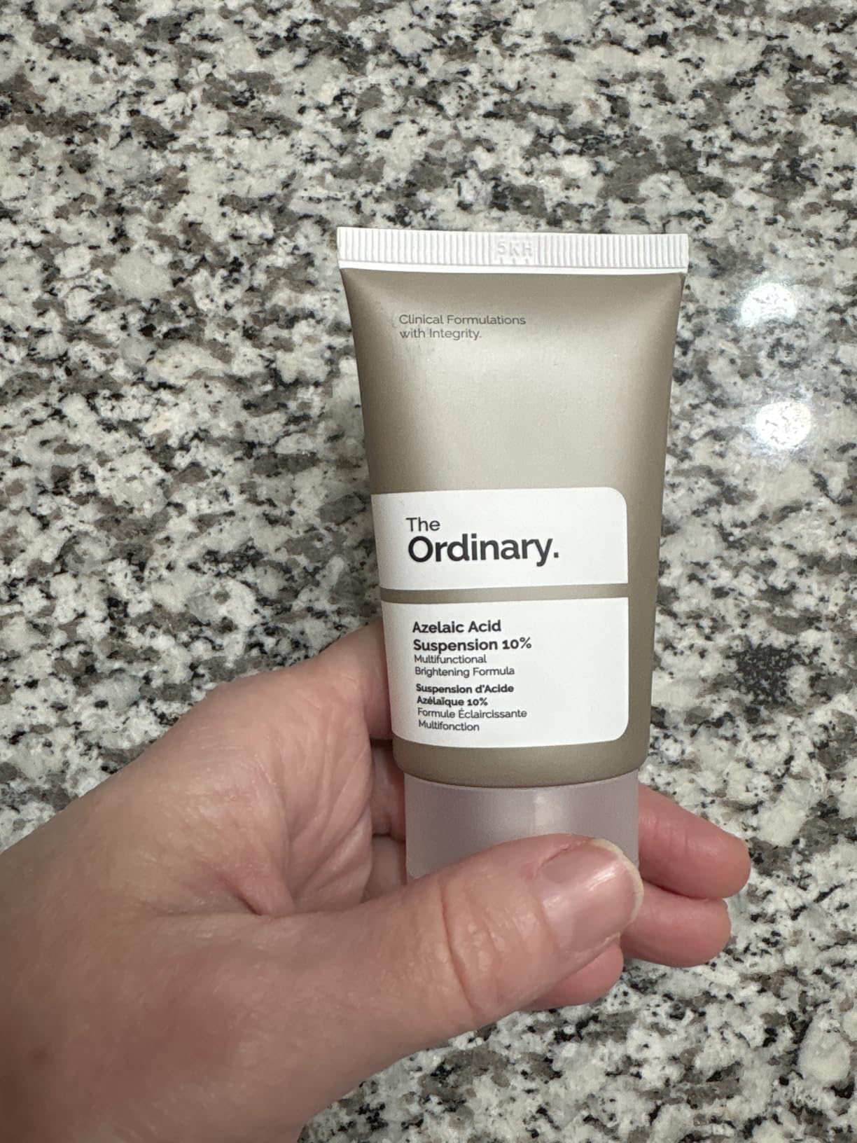 The Ordinary Azelaic Acid Suspension 10%, Formula for Uneven and Blemish-Prone Skin customer photo 1