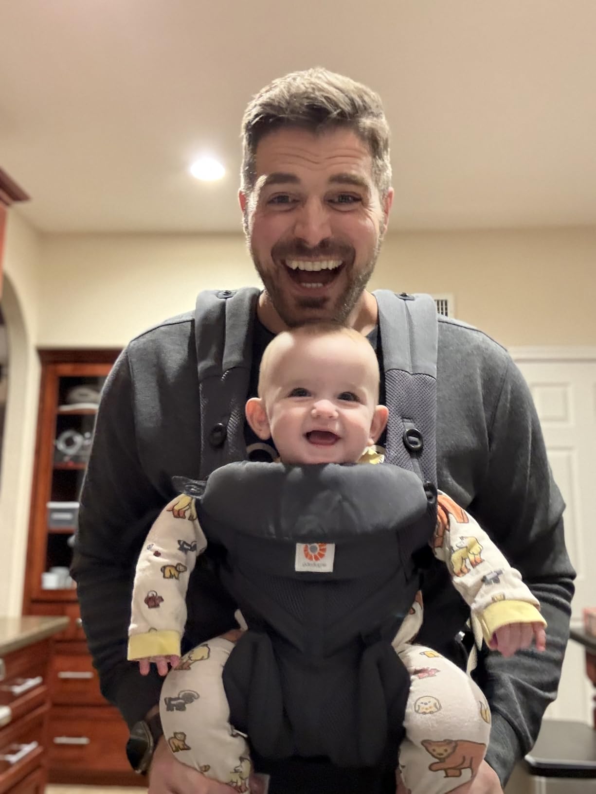Ergobaby Omni Classic Baby Carrier for Newborn to Toddlers 0-48 Months (7-45 lbs) - 4-Position 100% Premium Cotton Baby Carrier customer photo 1