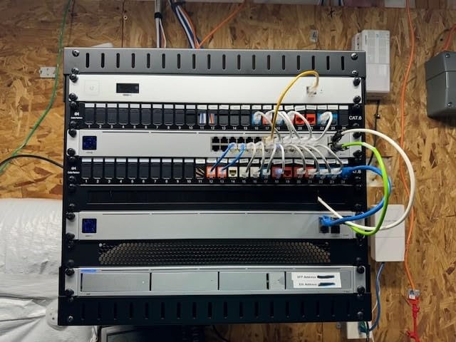 StarTech.com 2-Post 15U Heavy-Duty Wall Mount Network Rack, 19