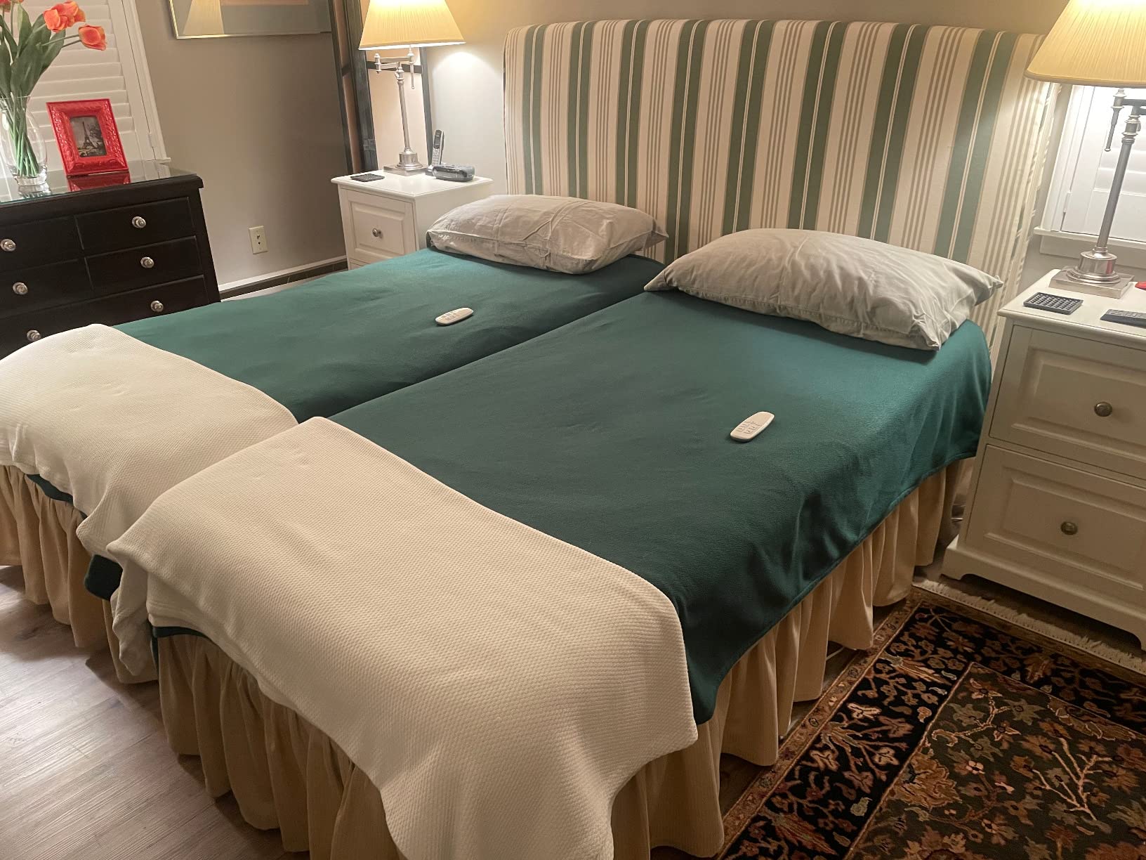 LUCID L300 Adjustable Bed Frame - Head and Foot Incline - USB - Wireless Remote - Easy 2 Person Assembly - Quiet Motor - Electric Bed Base - Queen Size customer photo 2