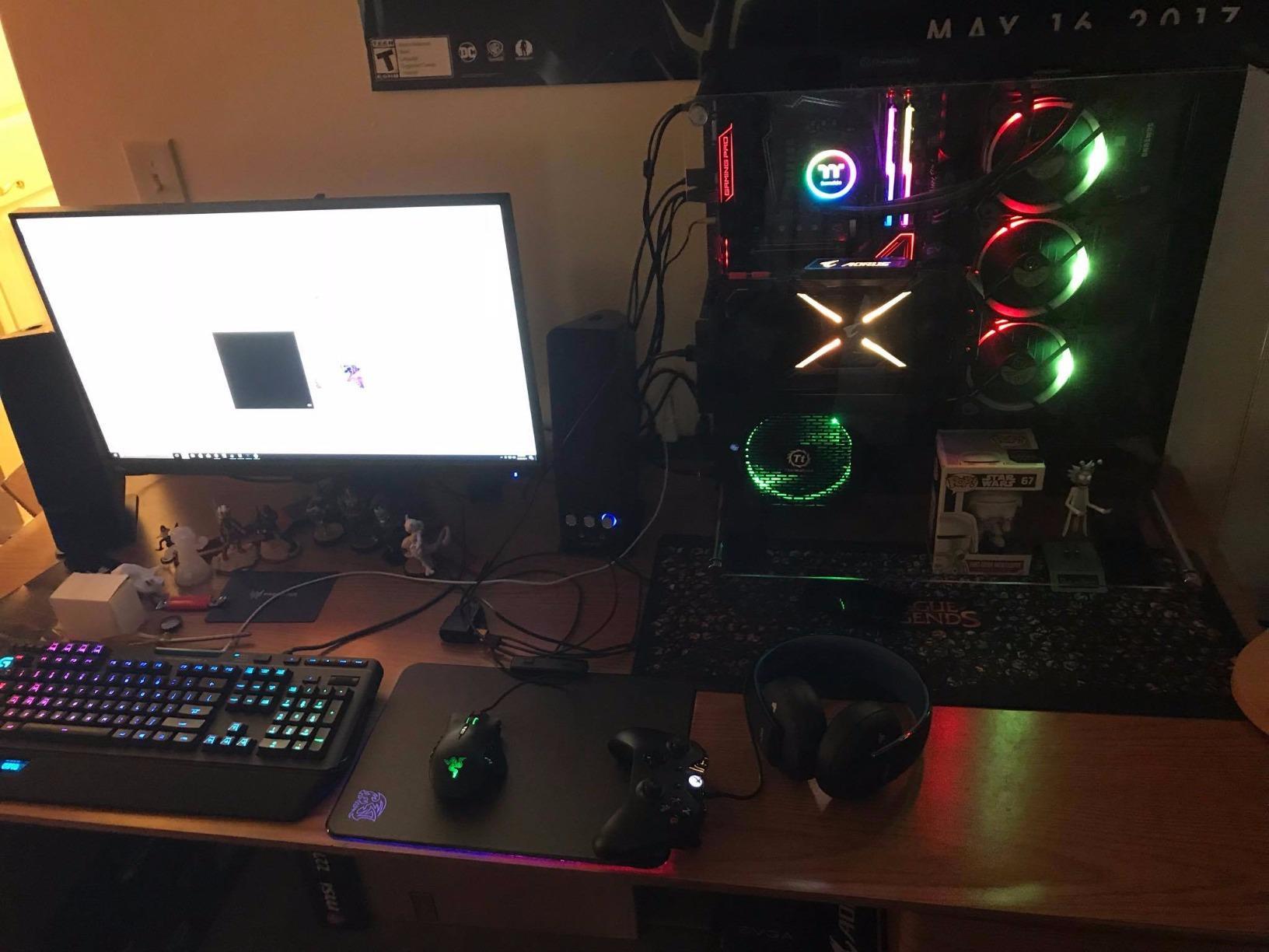 Thermaltake Floe 240mm, 16.8 Million Color Software Enabled (TT RGB Plus/Alexa/Razer Chroma), AMD (AM5/AM4)/Intel (LGA 2066/1200), AIO CPU Liquid Cooler CL-W157-PL12SW-A,Black customer photo 2