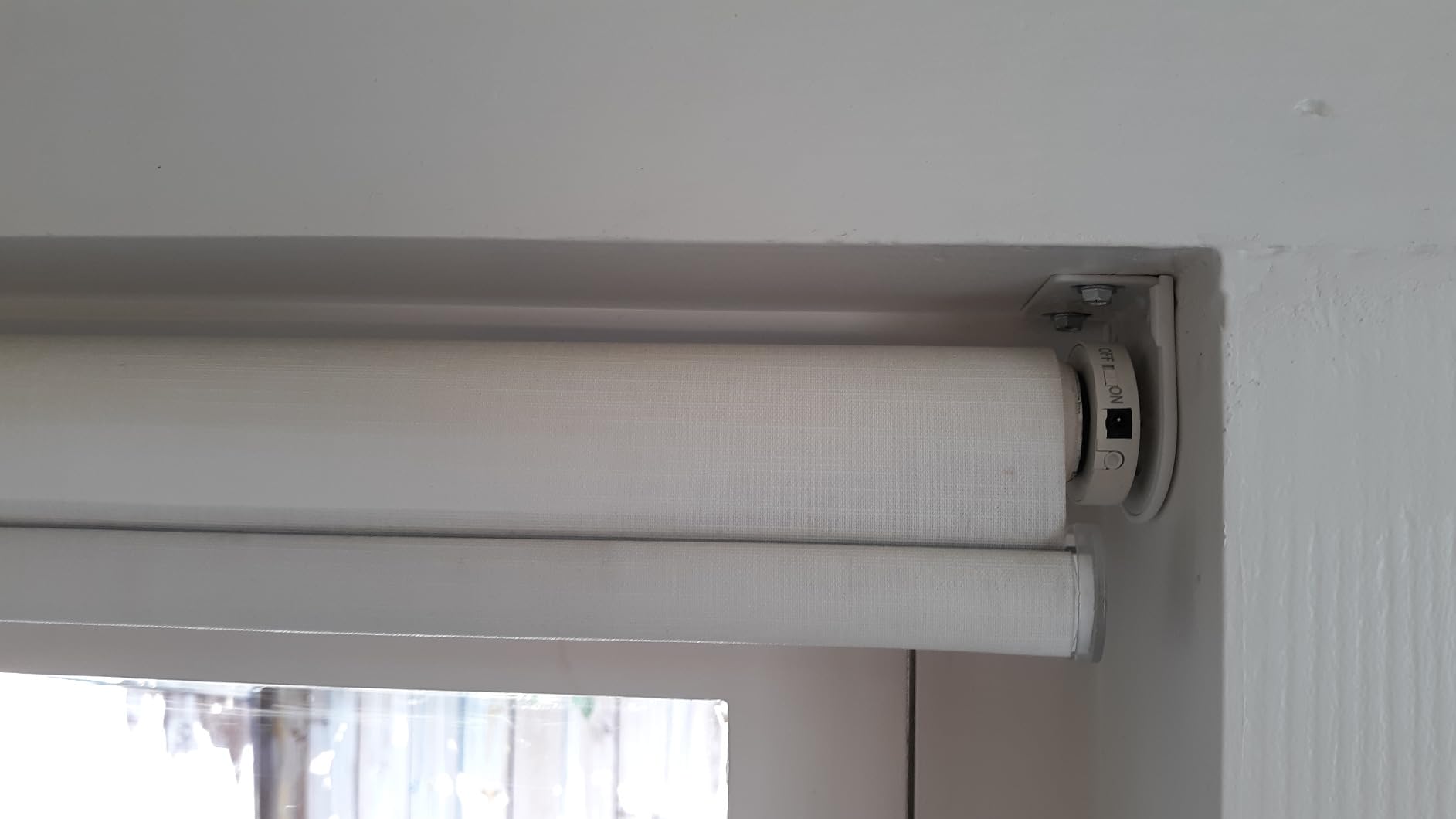 Rollerhouse Rechargeable Wireless Tubular Roller Shade Motor Kit, with Remote Control for Motorized Electric Roller Blind Shades, 1.5 inch Tube customer photo 1