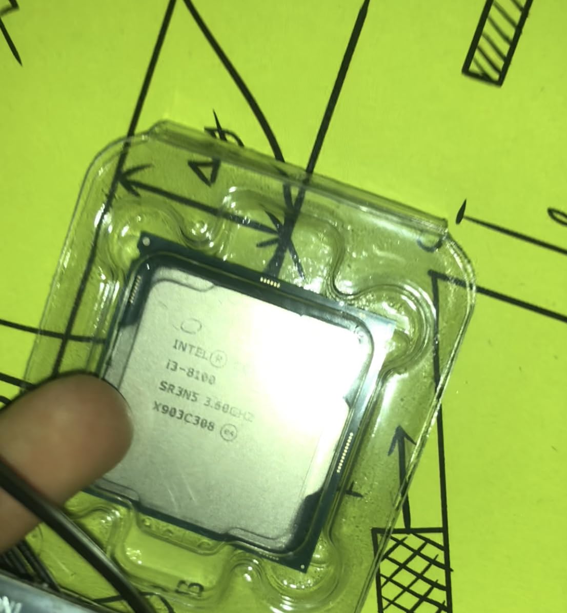 BX80684I38100 8th Gen Core i3-8100 Processor customer photo 1