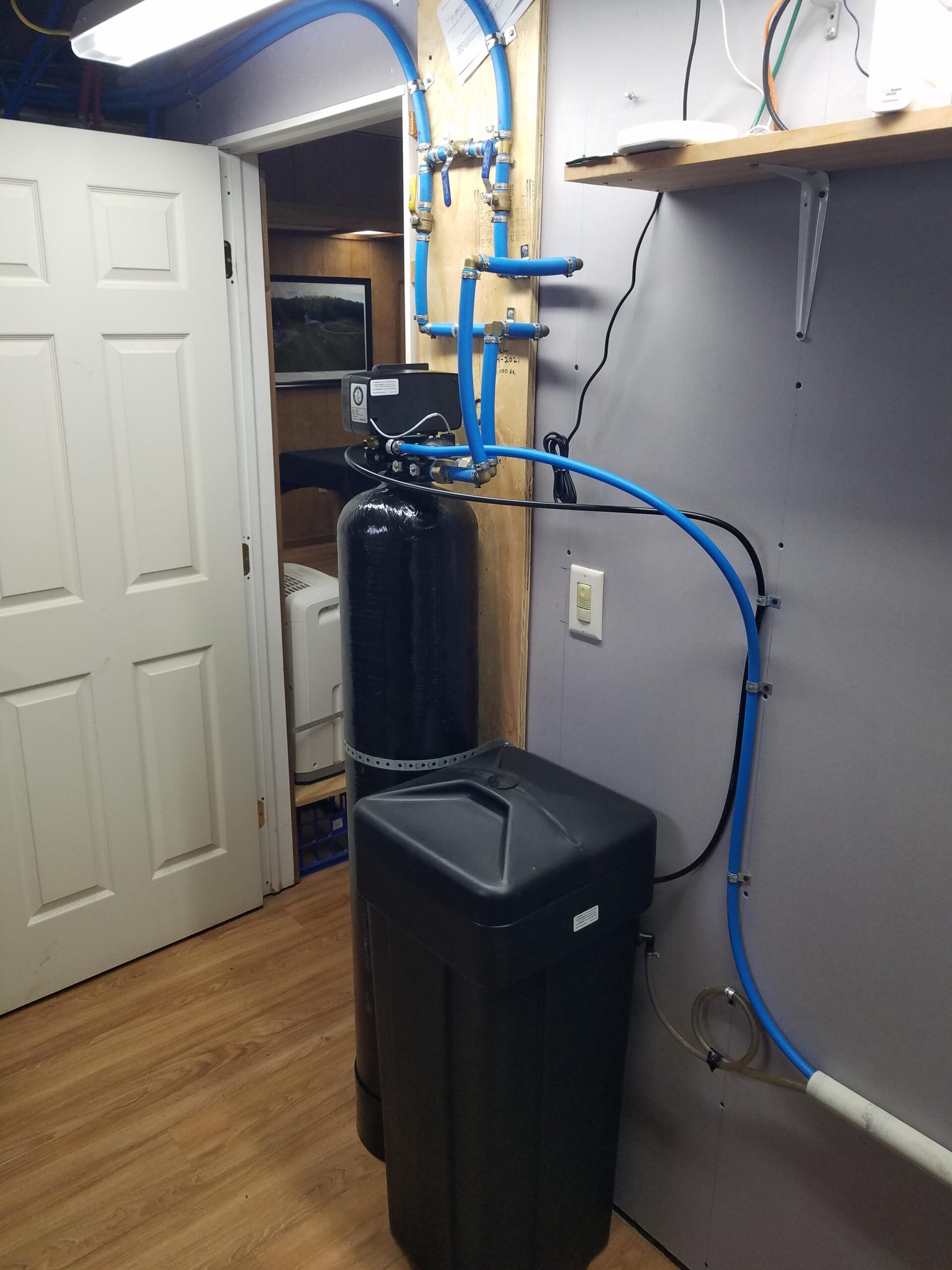 Fleck IRON Pro 2 AFW Filters Combination Water Softener Iron Filter 5600SXT Digital Metered Valve for Whole House (48,000 Grains, Black) customer photo 2