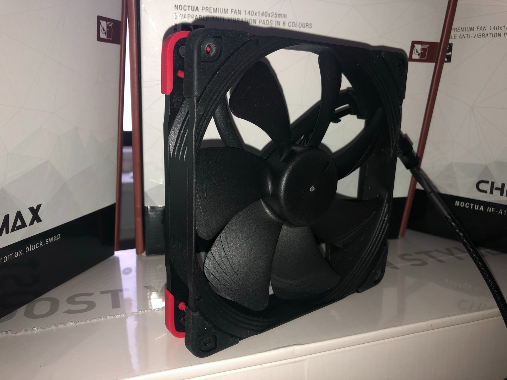 Noctua NF-A14 PWM chromax.Black.swap, Premium Quiet Fan, 4-Pin (140mm, Black) customer photo 2