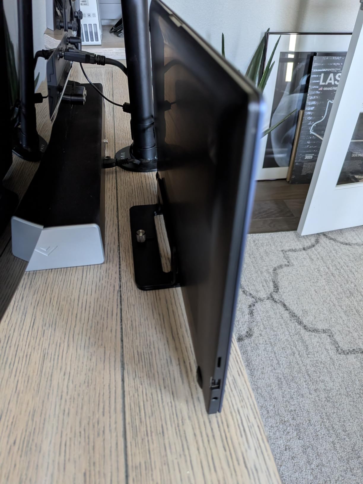 OMOTON Vertical Laptop Stand Holder, Desktop Aluminum Stand for MacBook with Adjustable Dock Size, Fits All MacBook, Surface, Chromebook and Gaming Laptops (Up to 17.3 inches), Black customer photo 1