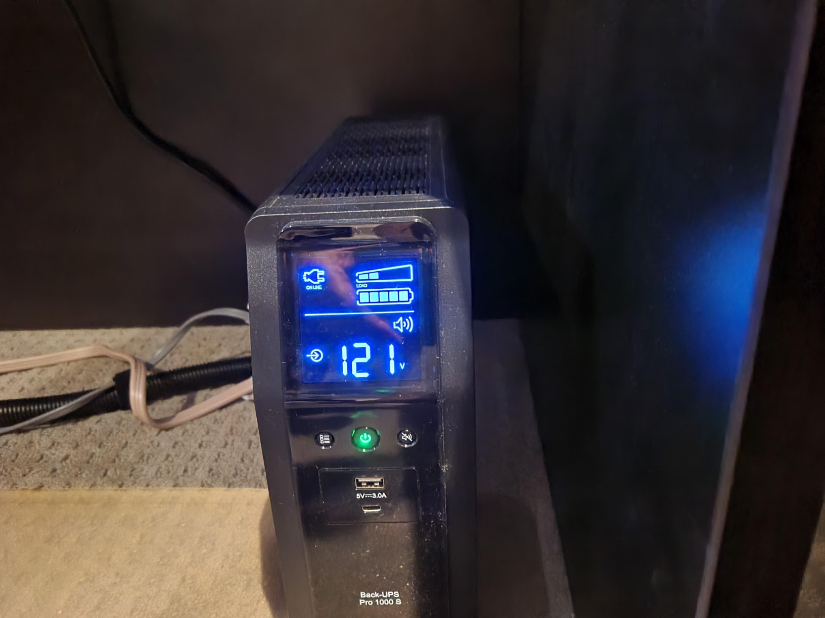 APC UPS Back-UPS Pro 1000VA Sinewave UPS, 600W Battery Backup & Surge Protector, AVR, 10 Outlets, LCD, USB-C & USB-A Charging Ports, BR1000MS customer photo 2