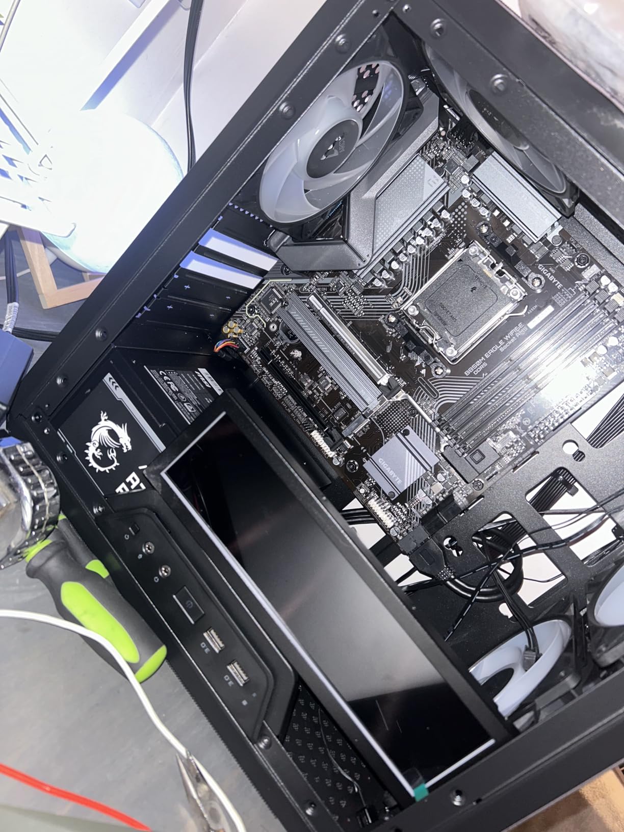 Cooler Master MasterBox Q300L Micro-ATX PC Case - Compact mATX Computer Case with Magnetic Dust Filters, Modular Adjustable I/O Panel, Perforated Airflow Design, 1 x 120mm Pre-Installed Fan, Black customer photo 2