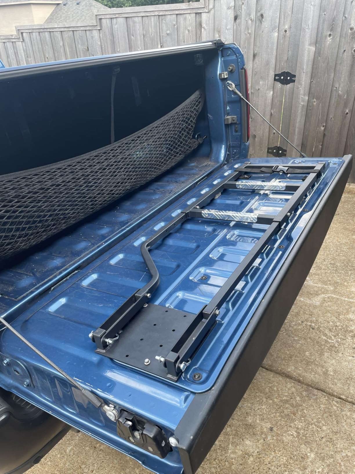 Beech Lane Pickup Truck Tailgate Ladder - Universal Fit, Stainless Steel Self Drilling Hex Screws for Easy Install, Durable Aluminum Step Grip Plates, and Sturdy Rubber Ladder Feet customer photo 1