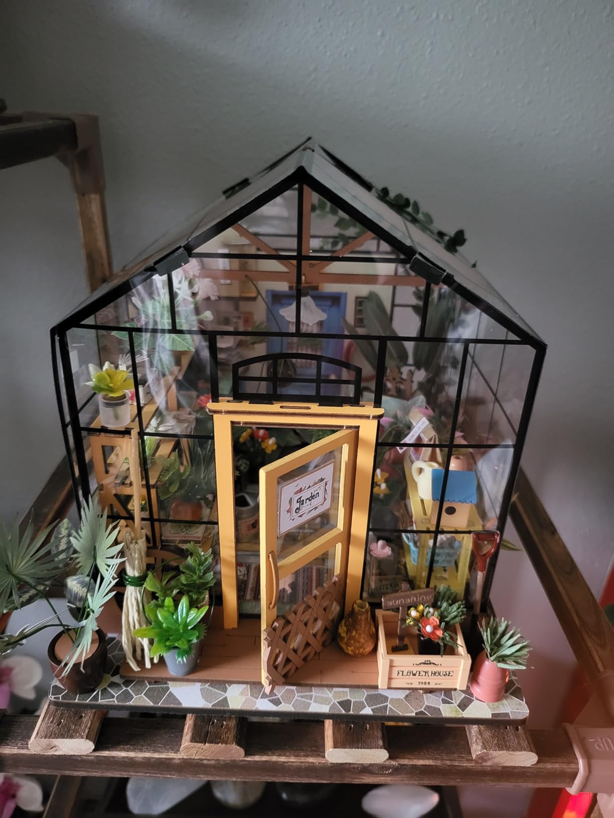 Rolife DIY Miniature House Kit-Mini Diorama 1/18 Greenhouse Dollhouse Building Kit with LED, Crafts for Adults Christmas Birthday Gift for Women Adults Dad Mom Home Decor (Cathy's Flower House) customer photo 1