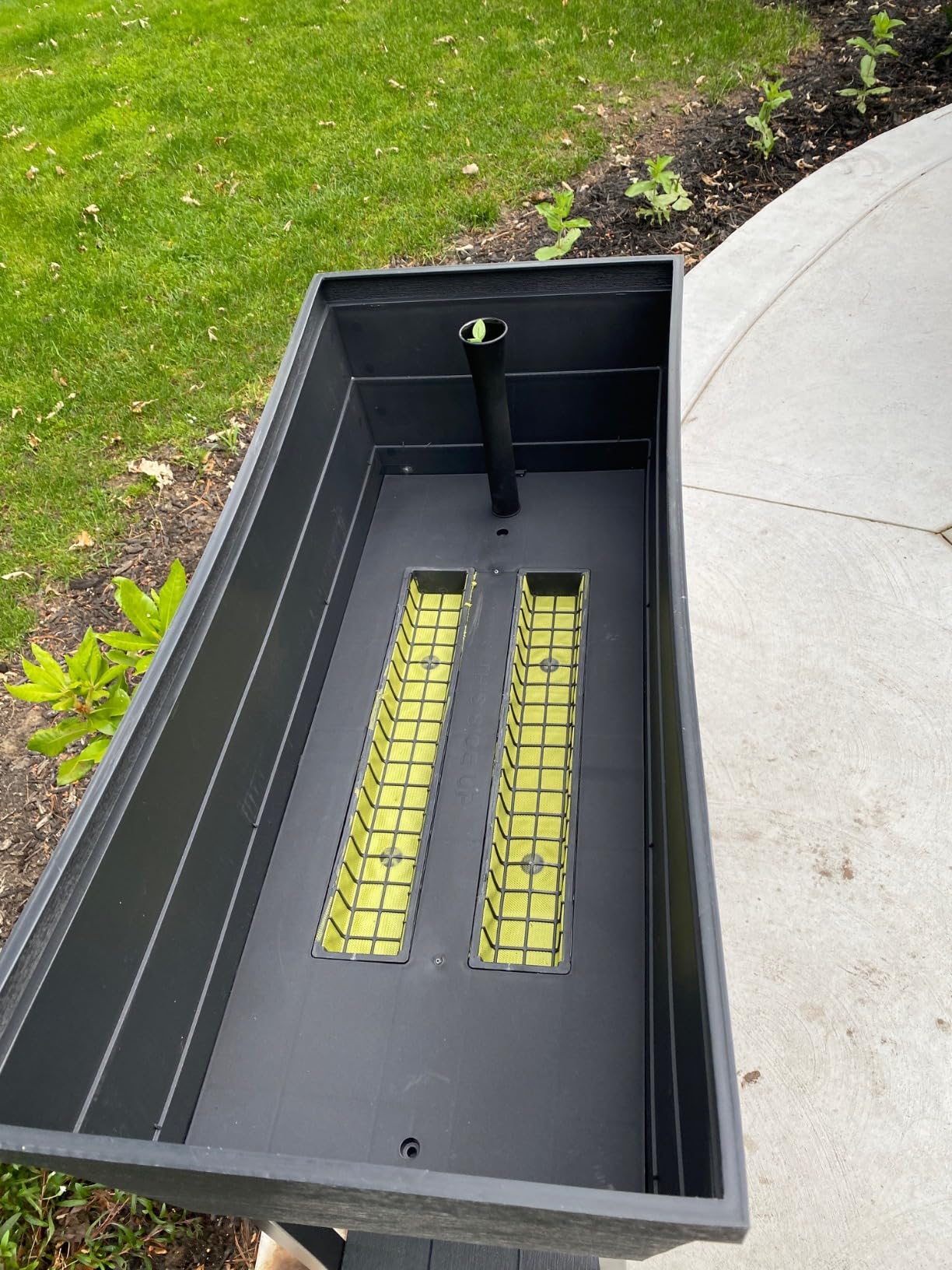 Keter Urban Bloomer 12.7-Gallon Raised Garden Bed - Elevated Outdoor Planter Box with Self-Watering Reservoir, Water Gauge & Drainage System, Perfect for Herbs & Vegetables, Dark Grey customer photo 2