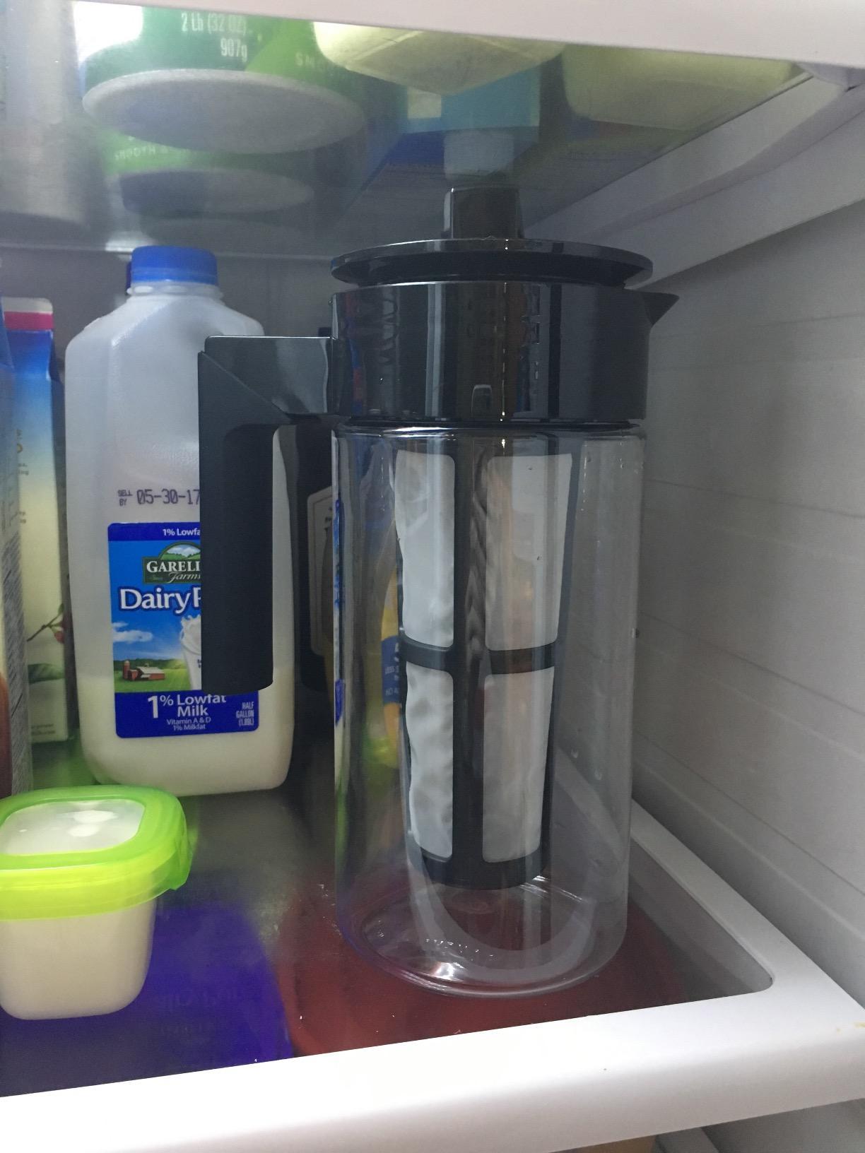 Takeya Tritan Cold Brew Coffee Maker - Airtight Pitcher with Leak-Free Lid - BPA-Free Cold Brew Maker with Silicone Handle - Dishwasher-Safe Pitcher for Homemade Cold Brew - 2 Quart, Black customer photo 2