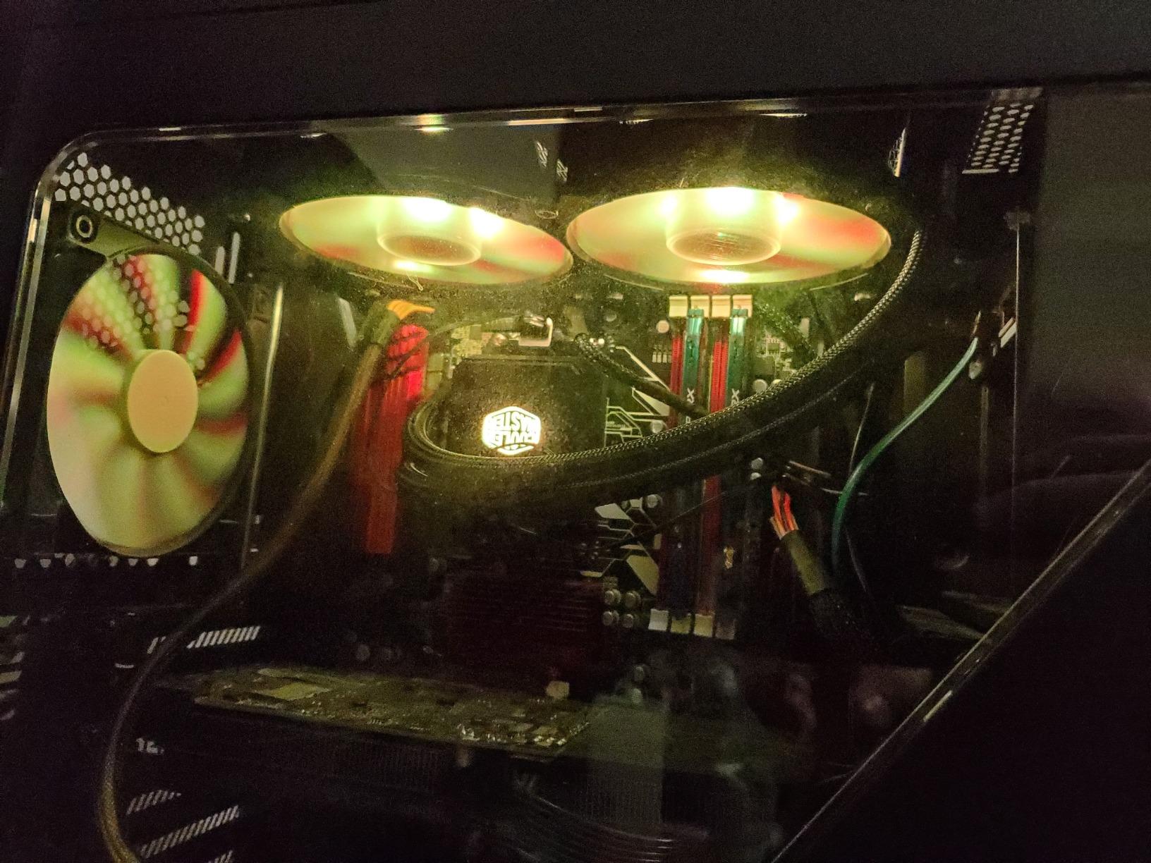 Cooler Master MasterLiquid LC240E RGB Close-Loop AIO CPU Liquid Cooler, 240mm Radiator, Dual Chamber RGB Pump, Dual MF120R RGB Fans, RGB Lighting for AMD Ryzen/Intel LGA1151 customer photo 1