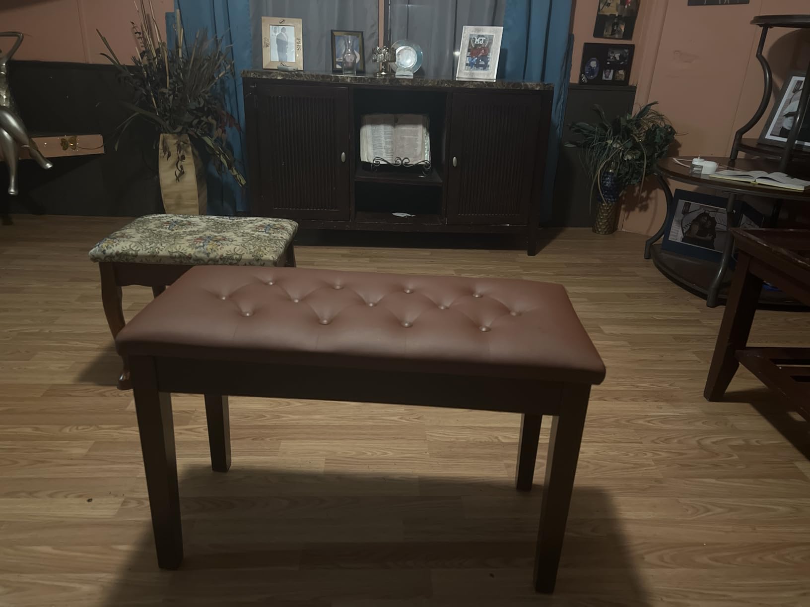 Bonnlo Wooden Double/Duet Piano Bench with Storage and Thick Cushion Faux Leather Padded Piano Stool Artist Duet Seat- Black customer photo 1