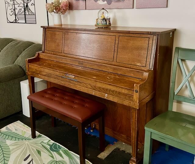 Bonnlo Wooden Double/Duet Piano Bench with Storage and Thick Cushion Faux Leather Padded Piano Stool Artist Duet Seat- Black customer photo 2