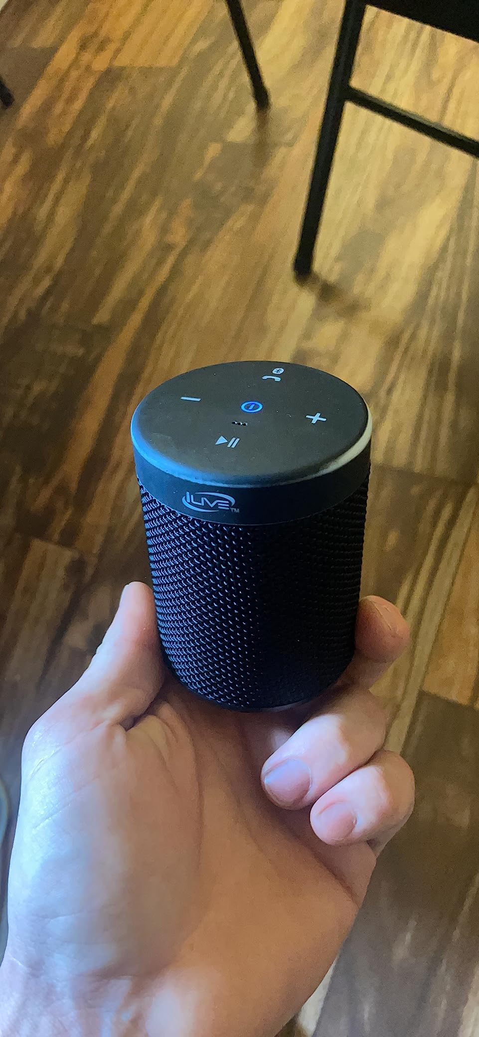 iLive Electronics Waterproof Fabric Wireless Speaker, 2.56 x 2.56 x 3.4 Inches, Built-in Rechargeable Battery, Blue customer photo 1