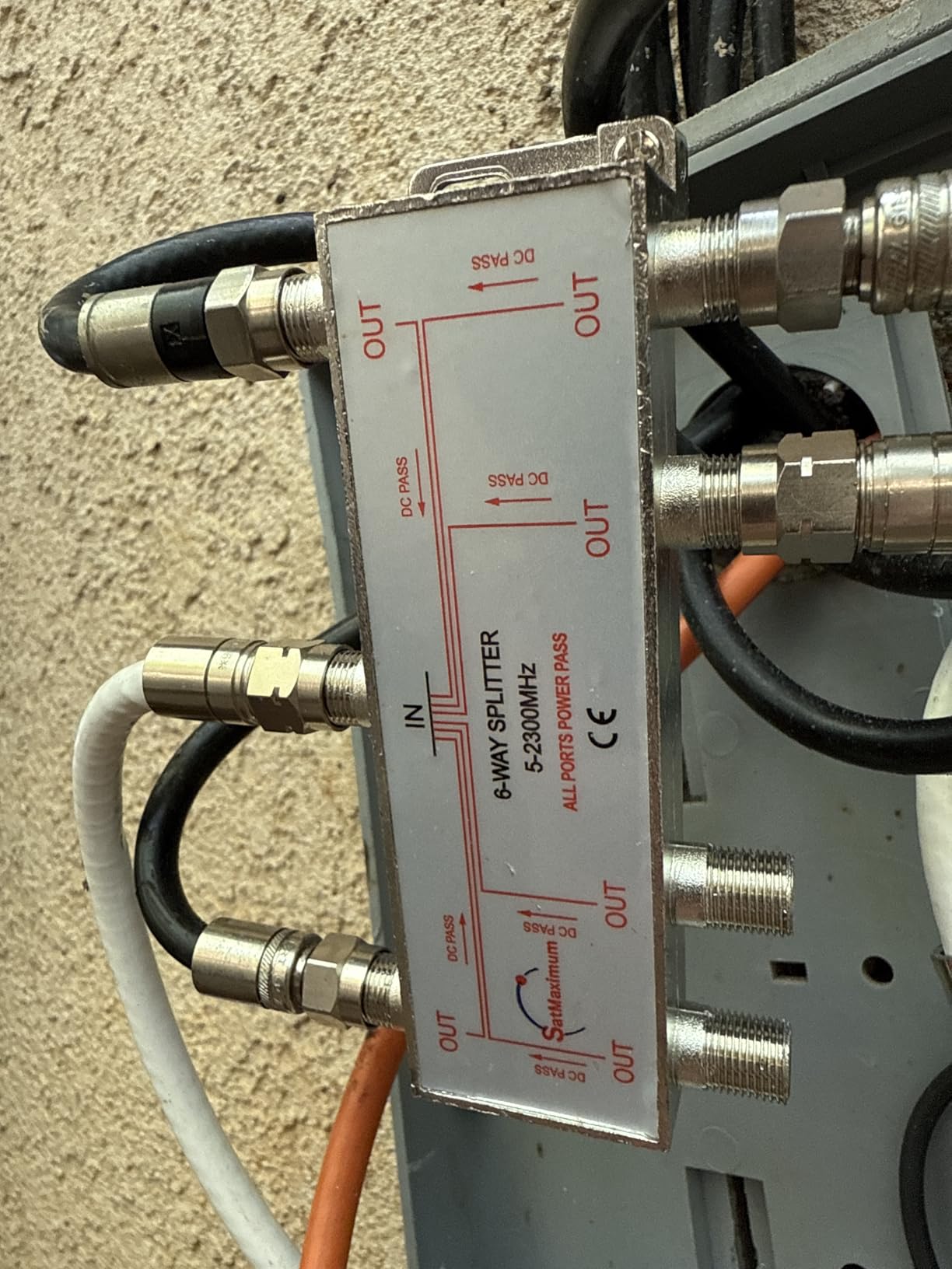 Cables Direct Online 3 Way Bi-Directional 5-2300 MHz Indoor and Outdoor Waterproof Coaxial Antenna Splitter for RG6 RG59 Coax Cable Satellite HDTV (3 Ports) customer photo 2