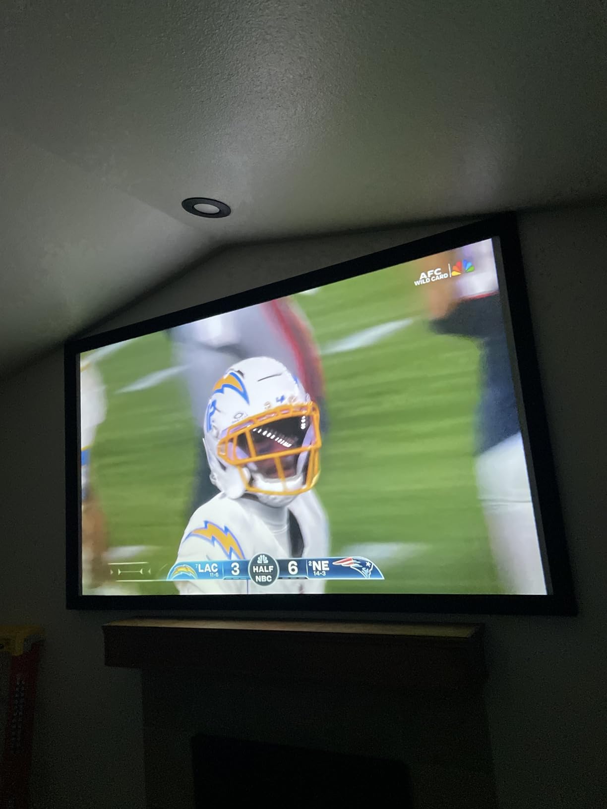 Akia Screens 150 Inch Projector Screen Fixed Frame 16:9 CineWhite UHD-B, Supports 8K 4K Ultra HD & 3D, Wall Mount Indoor Projection Screen for Home Theater, Cinema, Office Use, AK-FF150WH2 customer photo 1