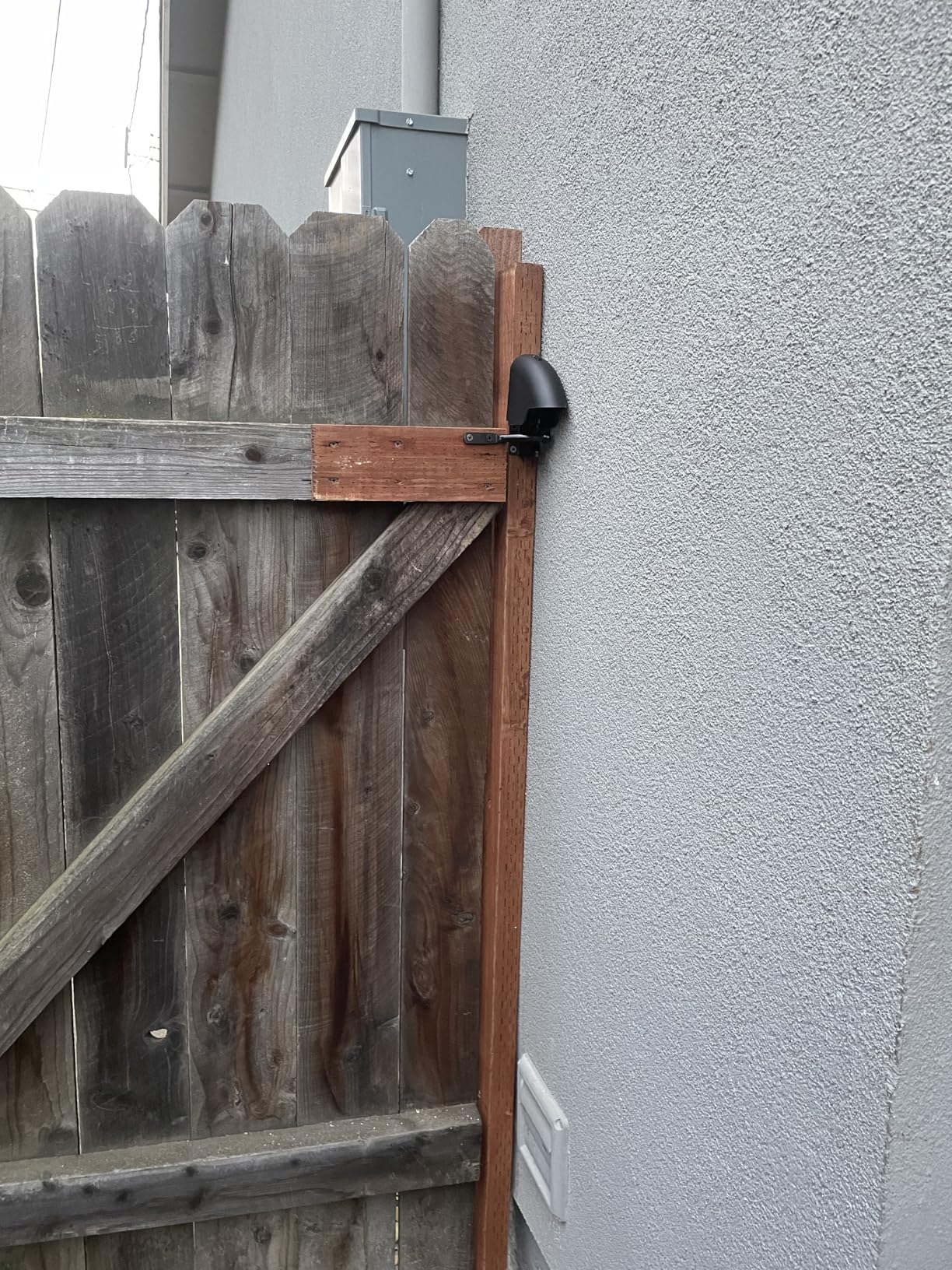 Gate Lock - Secure Keyless Fence Lock and Latch with 2-Way Access - Strong Durable System for Theft Prevention and Home Security, Easy Installation on Wood or Vinyl Gates/Fences (Regular - 1-Pack) customer photo 1