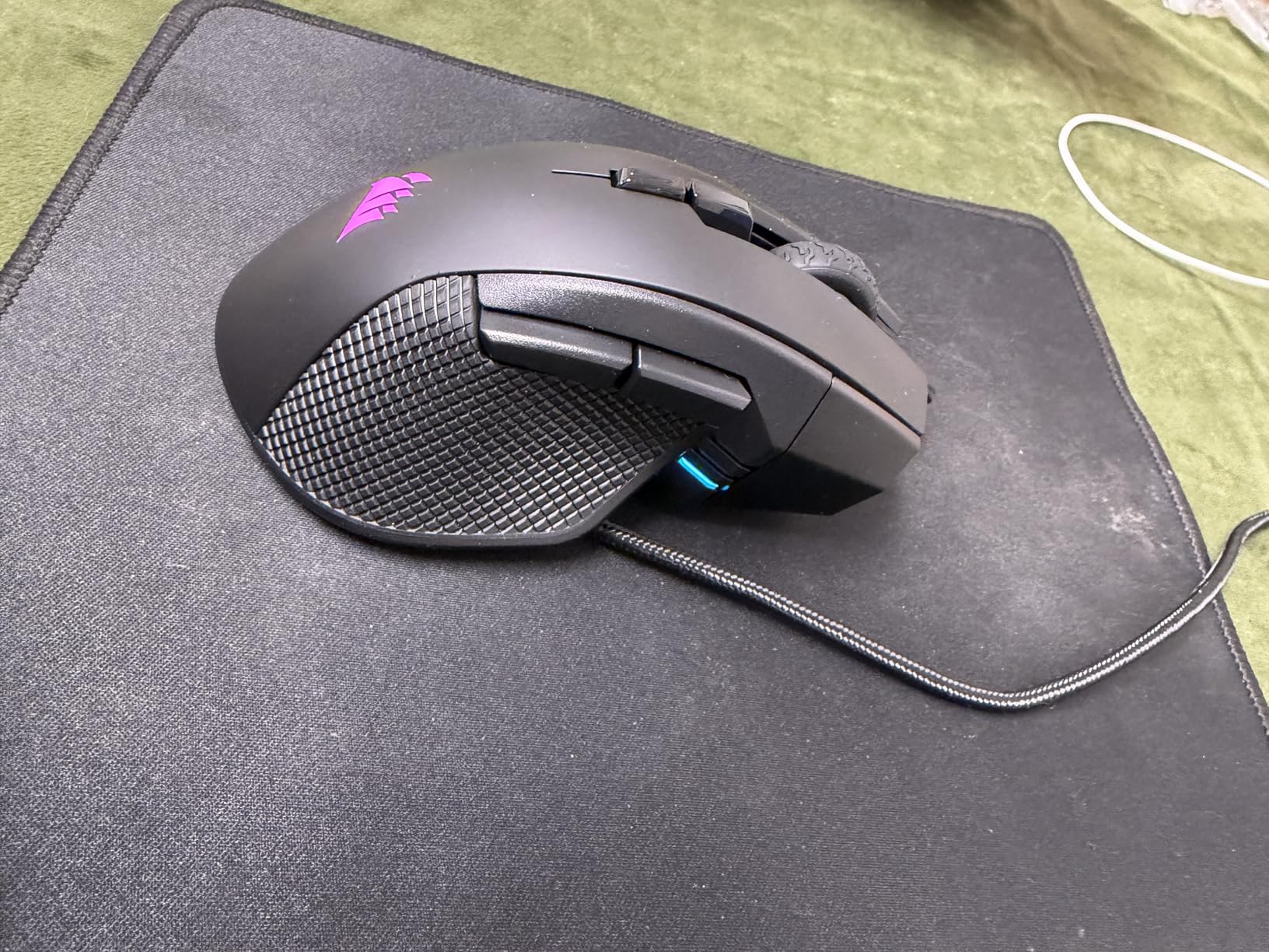 Corsair IRONCLAW RGB Wired FPS/MOBA Gaming Mouse - 18,000 DPI - 7 Programmable Buttons - Designed for Large Hands - iCUE Compatible - PC, Mac, PS5, PS4, Xbox - Black customer photo 1