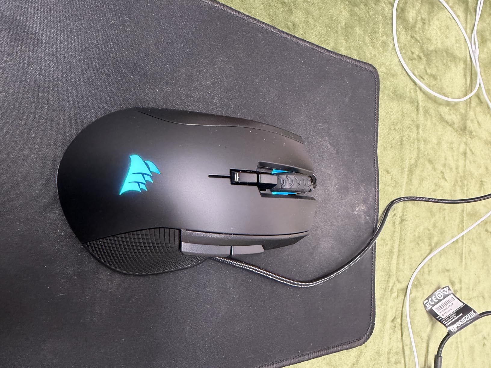 Corsair IRONCLAW RGB Wired FPS/MOBA Gaming Mouse - 18,000 DPI - 7 Programmable Buttons - Designed for Large Hands - iCUE Compatible - PC, Mac, PS5, PS4, Xbox - Black customer photo 2