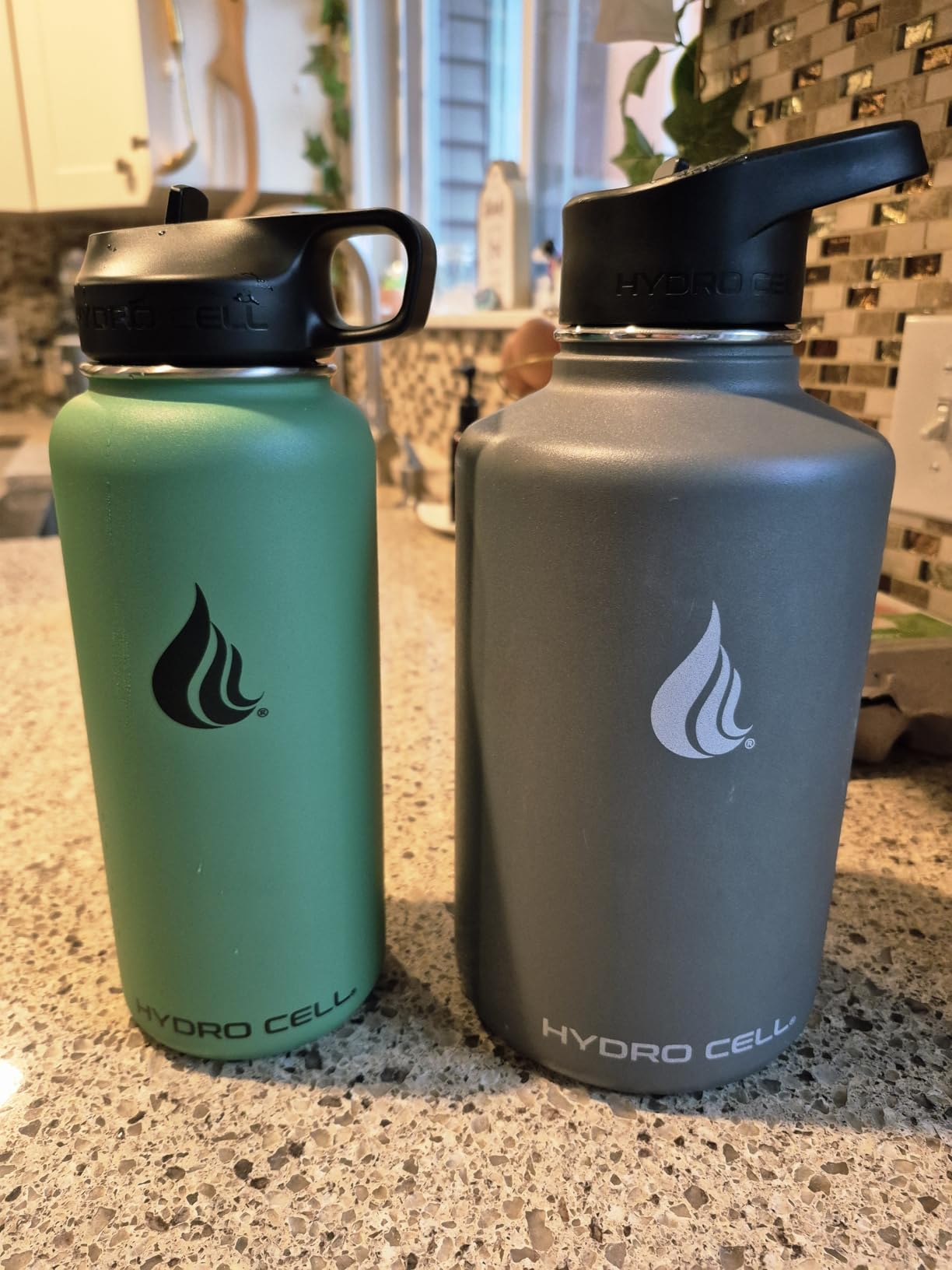 HYDRO CELL Stainless Steel Insulated Water Bottle with Straw - For Cold & Hot Drinks - Metal Vacuum Flask with Screw Cap and Modern Leakproof Sport Thermos for Adults (Army 32oz) customer photo 1